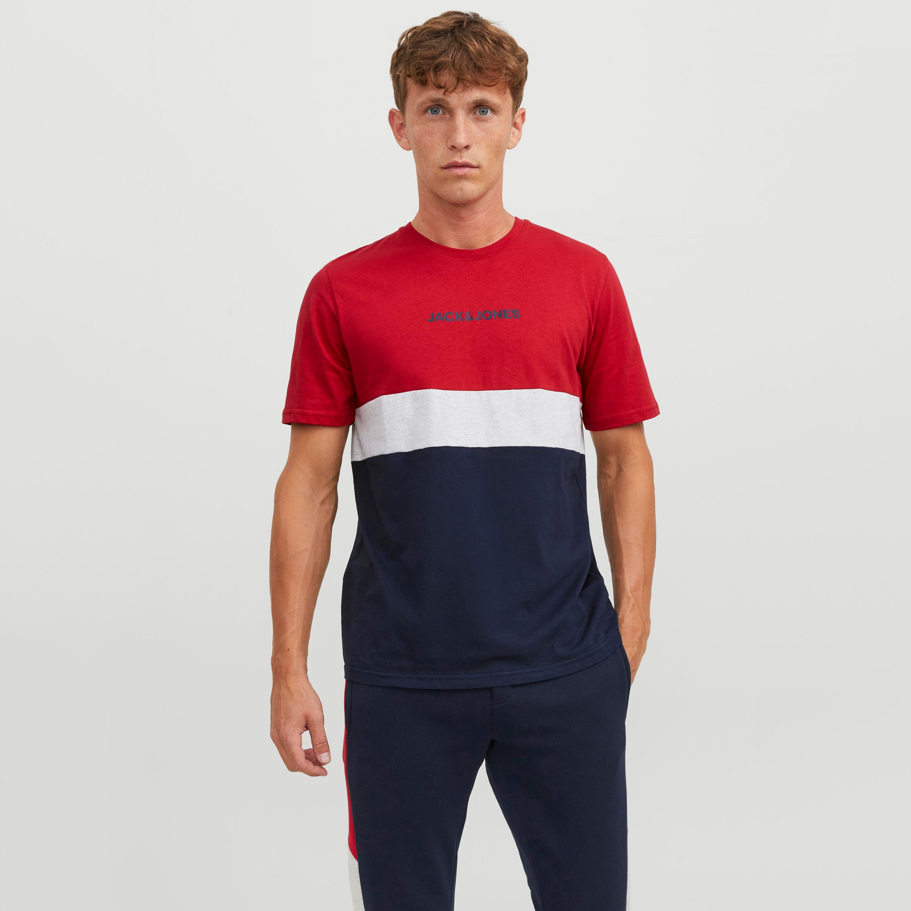 تيشيرت بأكمام قصيرة وياقة دائرية وكلر بلوك من جاك آند جونز-men-clothing-tshirtsandpolos-tshirts-image-9