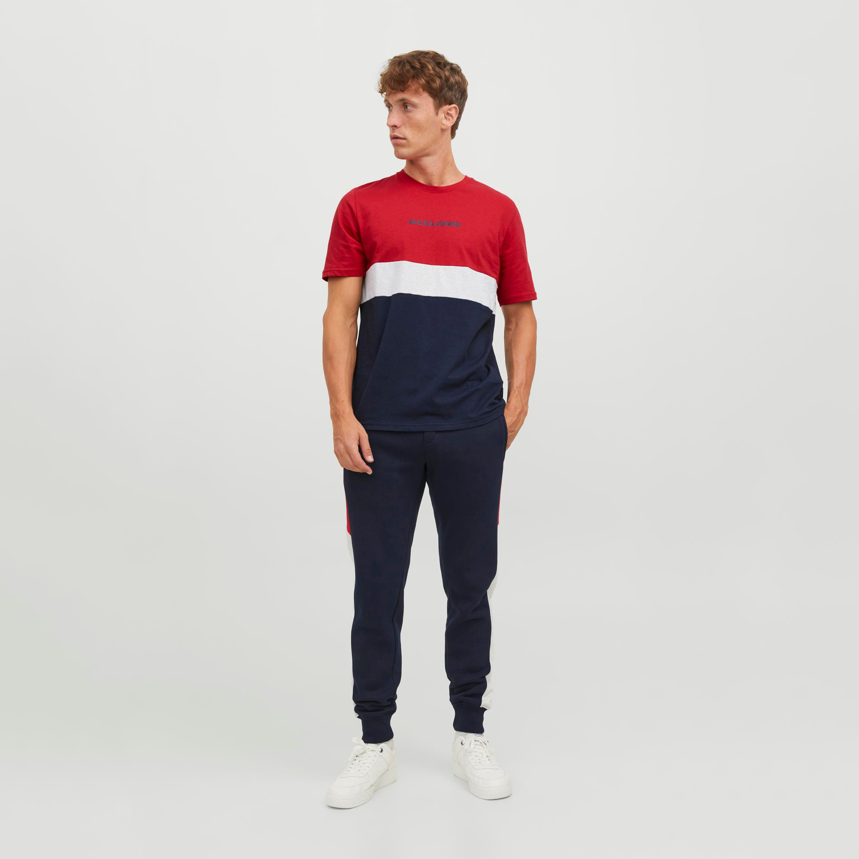 تيشيرت بأكمام قصيرة وياقة دائرية وكلر بلوك من جاك آند جونز-men-clothing-tshirtsandpolos-tshirts-image-10