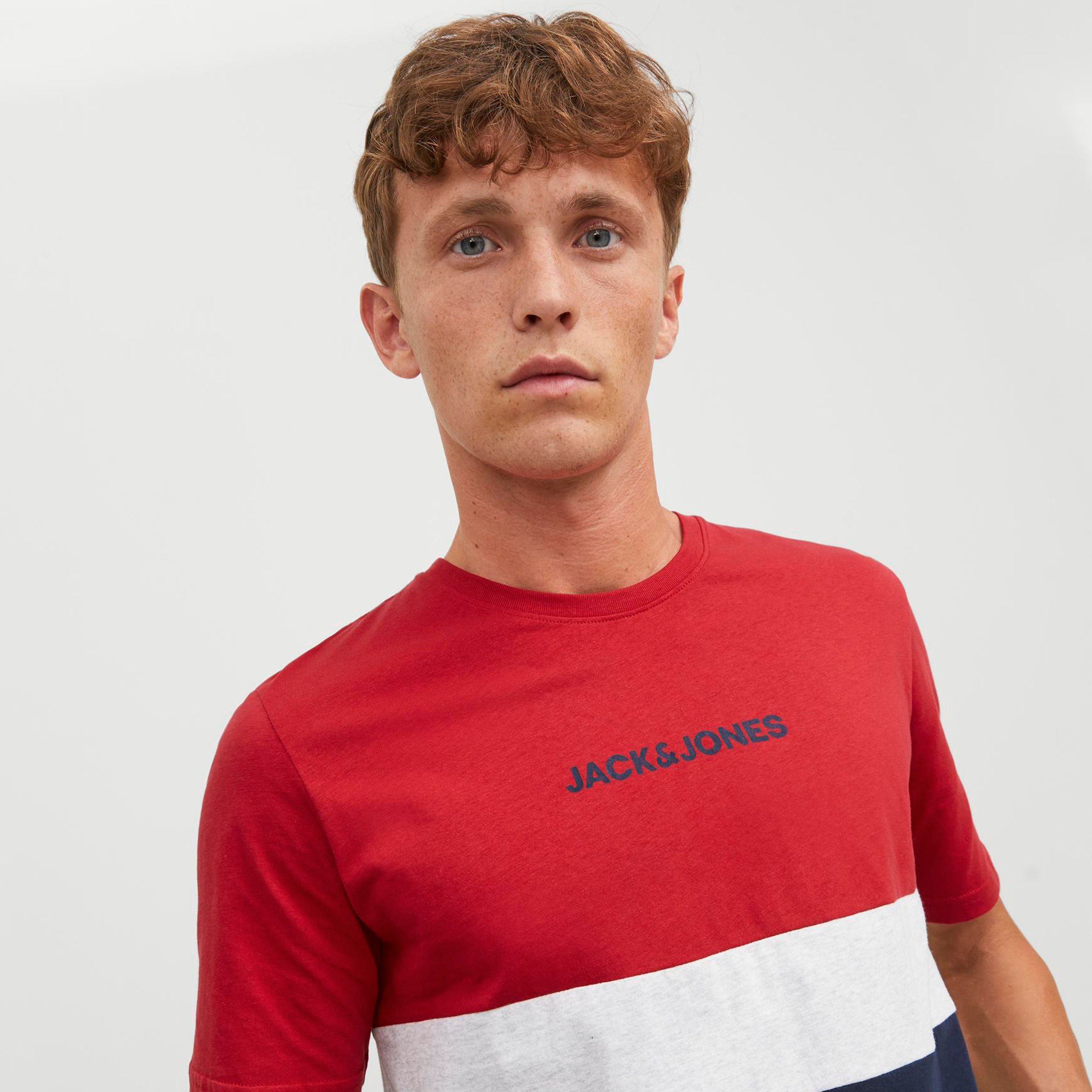 تيشيرت بأكمام قصيرة وياقة دائرية وكلر بلوك من جاك آند جونز-men-clothing-tshirtsandpolos-tshirts-image-11