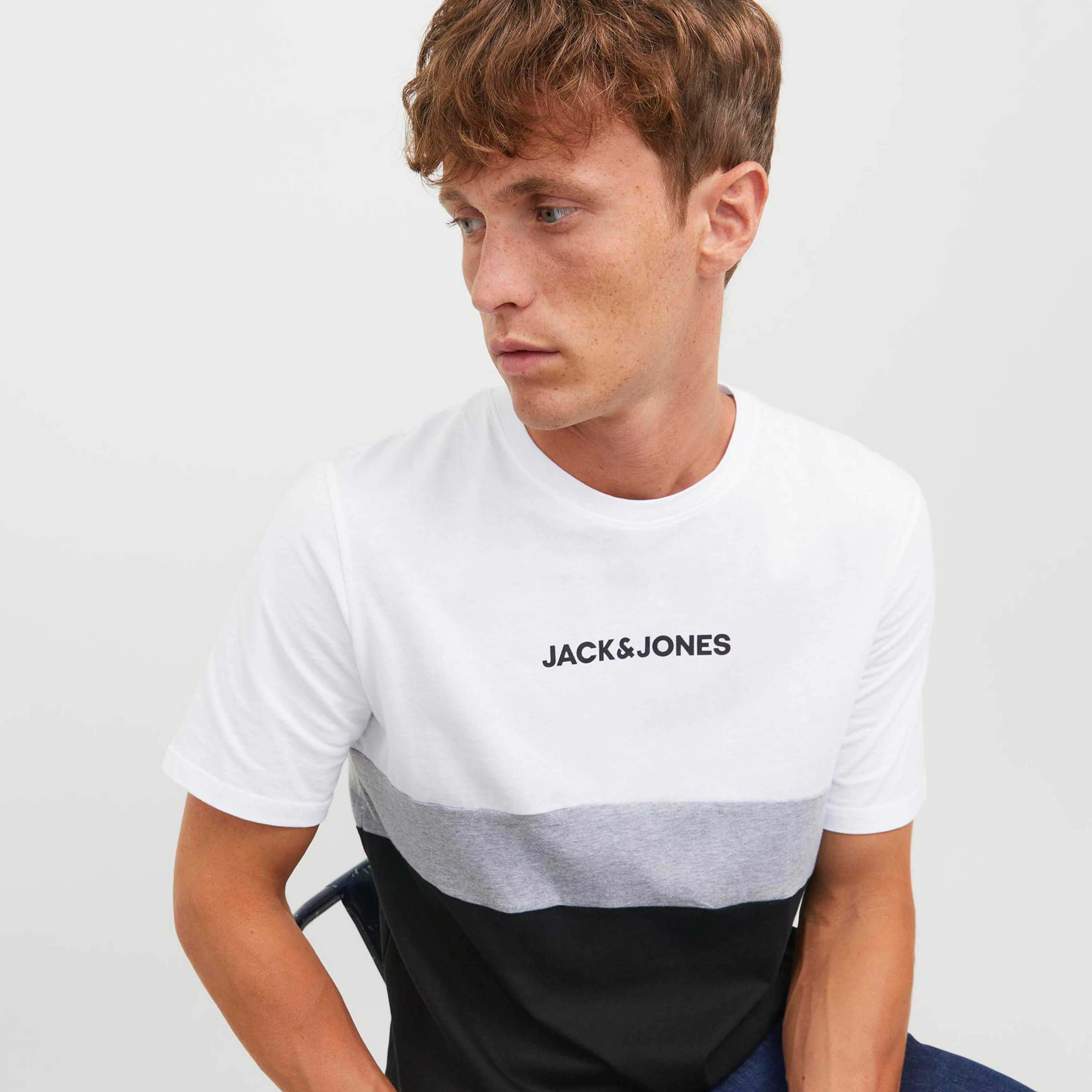 تيشيرت بأكمام قصيرة وياقة دائرية وكلر بلوك من جاك آند جونز-men-clothing-tshirtsandpolos-tshirts-image-15