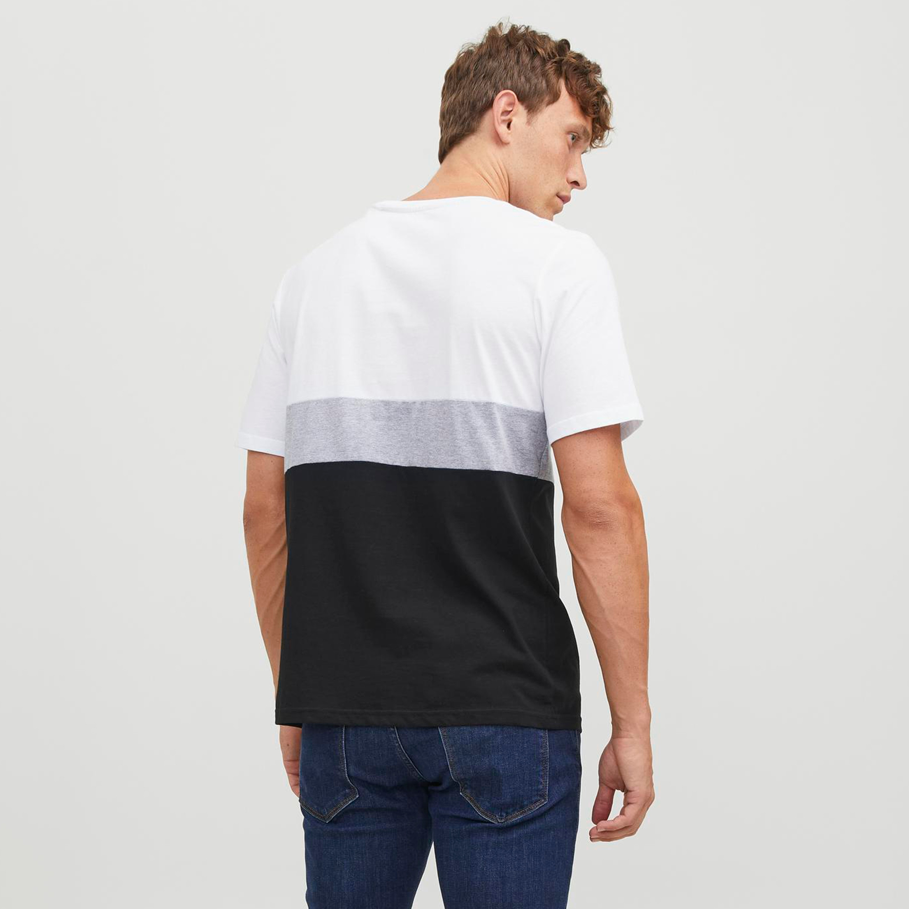 تيشيرت بأكمام قصيرة وياقة دائرية وكلر بلوك من جاك آند جونز-men-clothing-tshirtsandpolos-tshirts-image-16