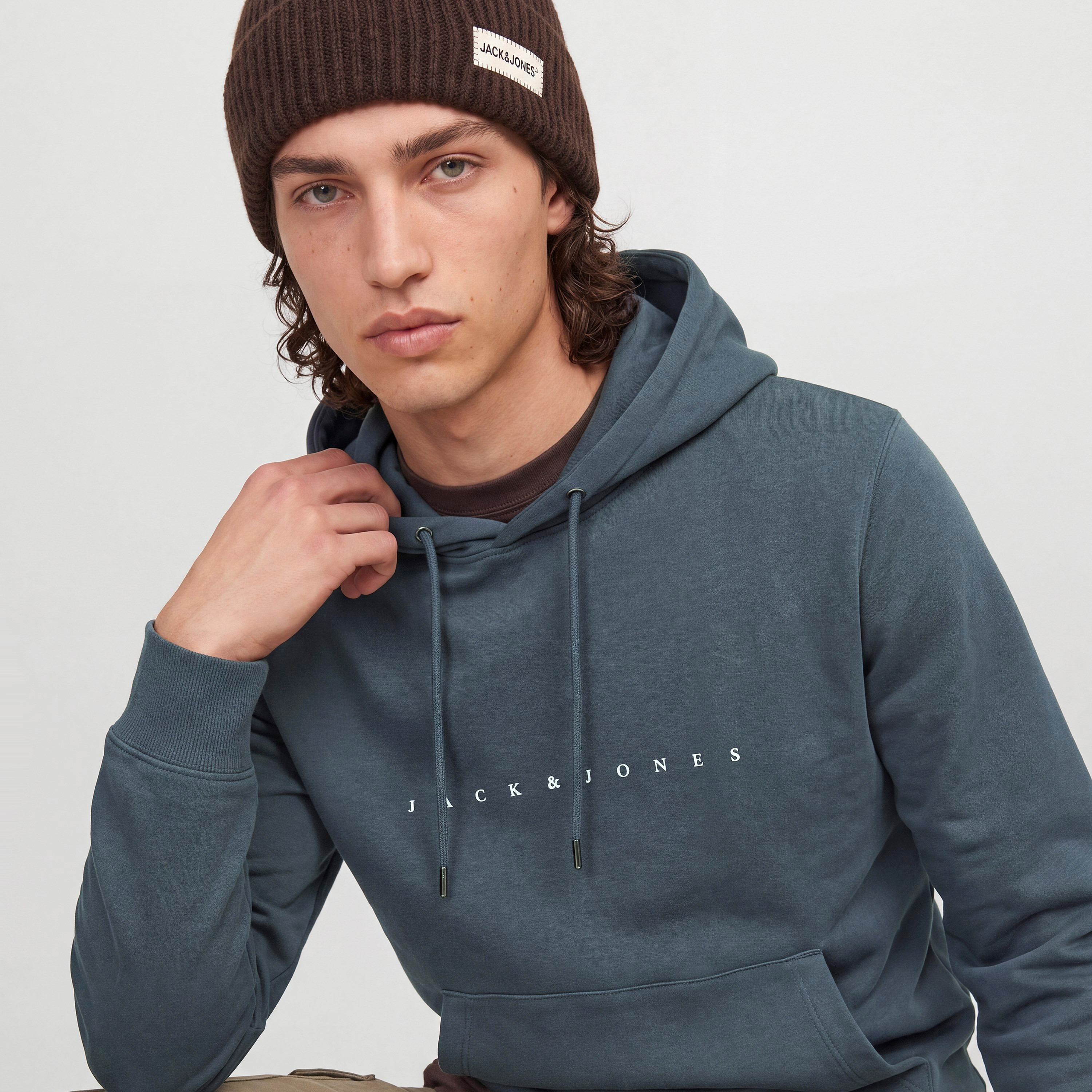 هودي سادة بأكمام طويلة رجالي من جاك آند جونز-men-winterwear-hoodiesandsweatshirts-image-1