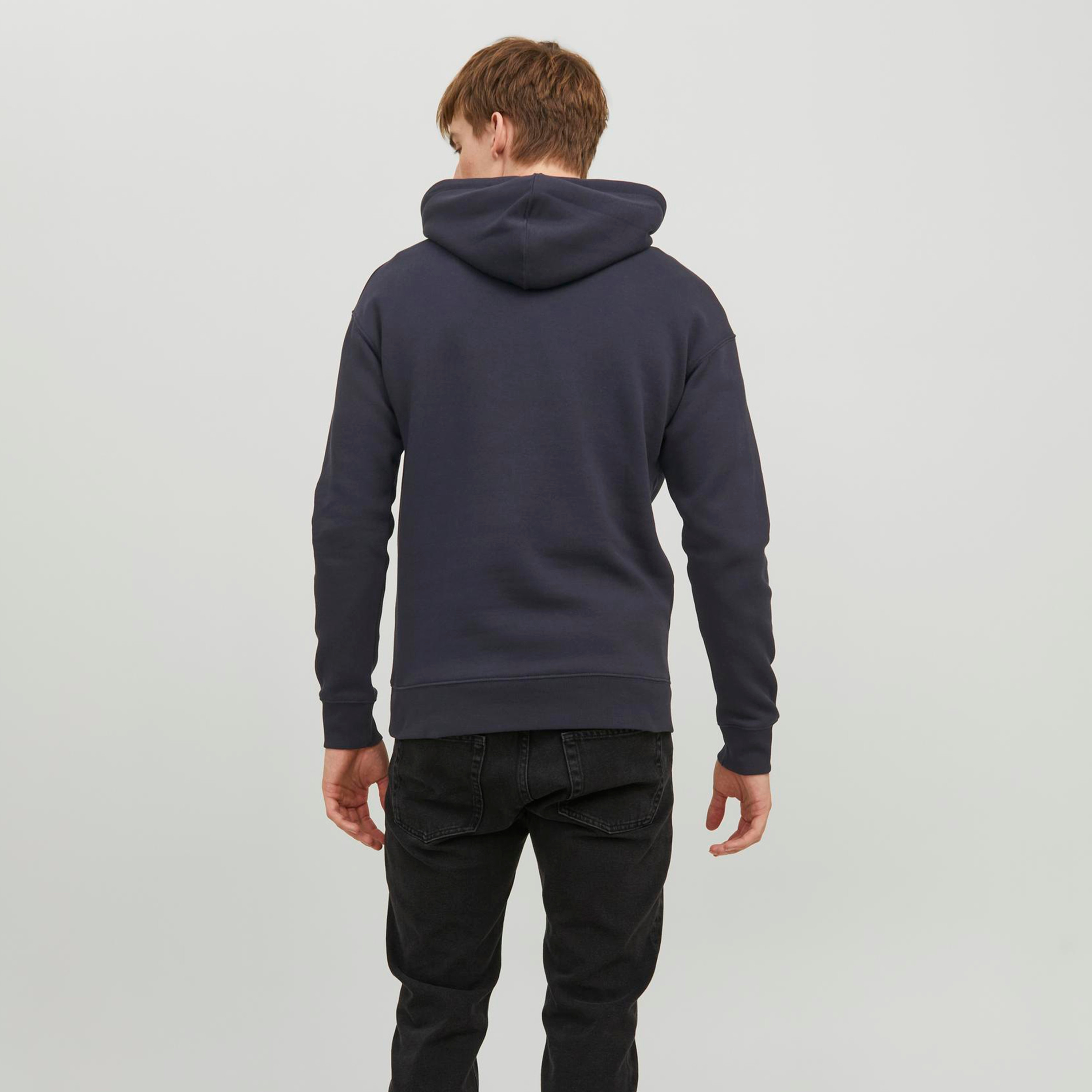 هودي جاك آند جونز بجيب كانغارو مع شعار-men-winterwear-hoodiesandsweatshirts-image-8