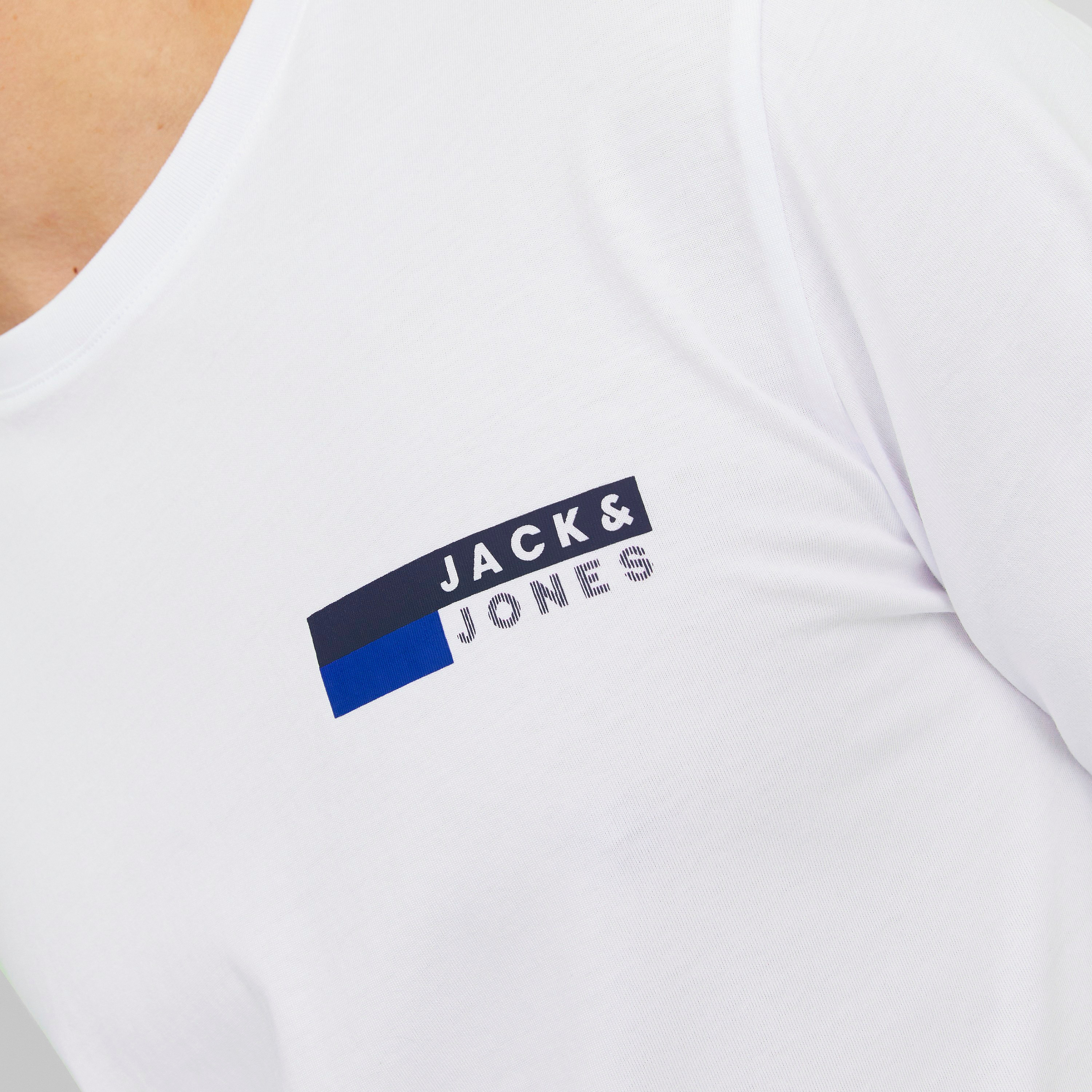 تي شيرت من جاك آند جونز مع شعار بأكمام قصيرة و ياقة مستديرة-men-clothing-tshirtsandpolos-tshirts-image-3