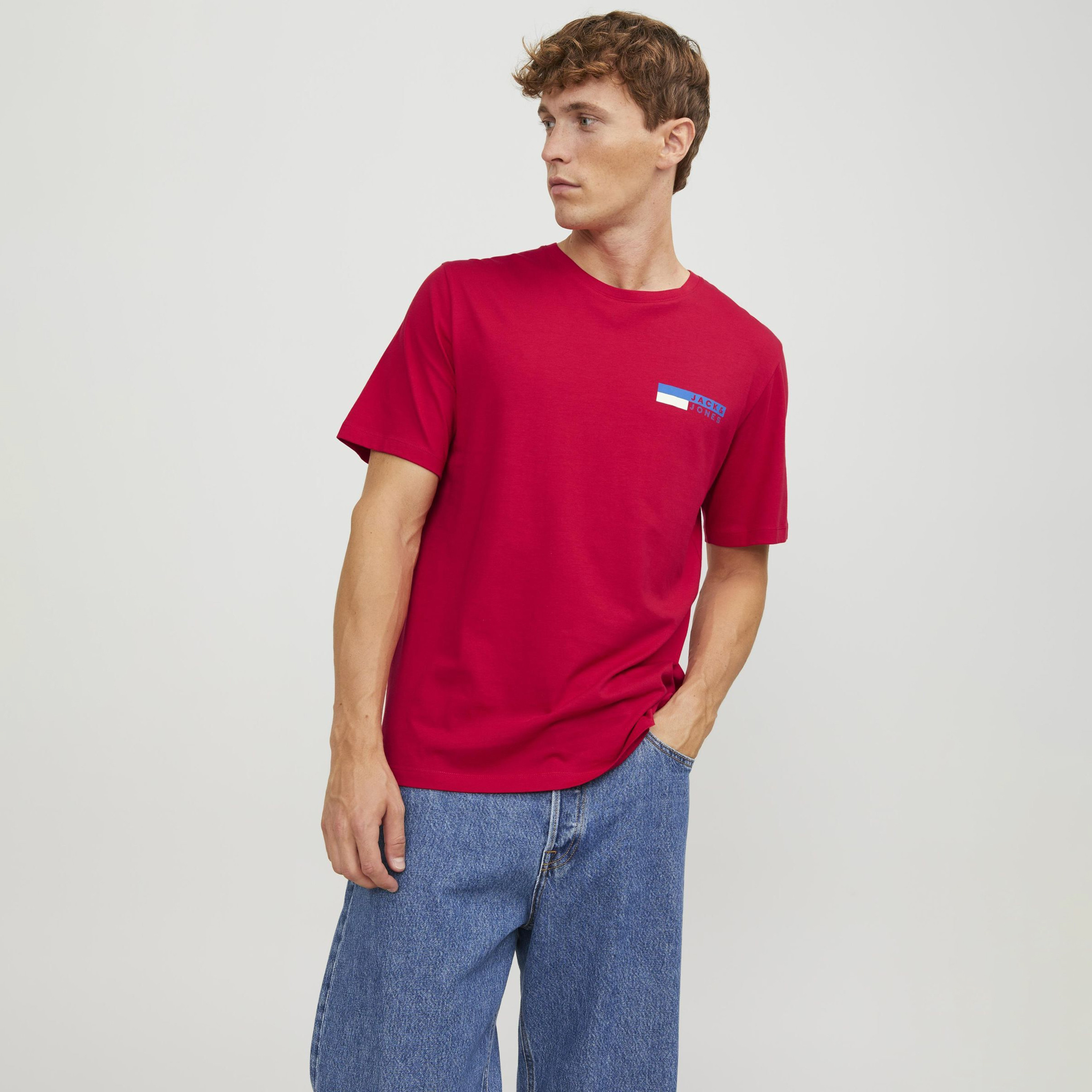 تي شيرت من جاك آند جونز مع شعار بأكمام قصيرة و ياقة مستديرة-men-clothing-tshirtsandpolos-tshirts-image-13