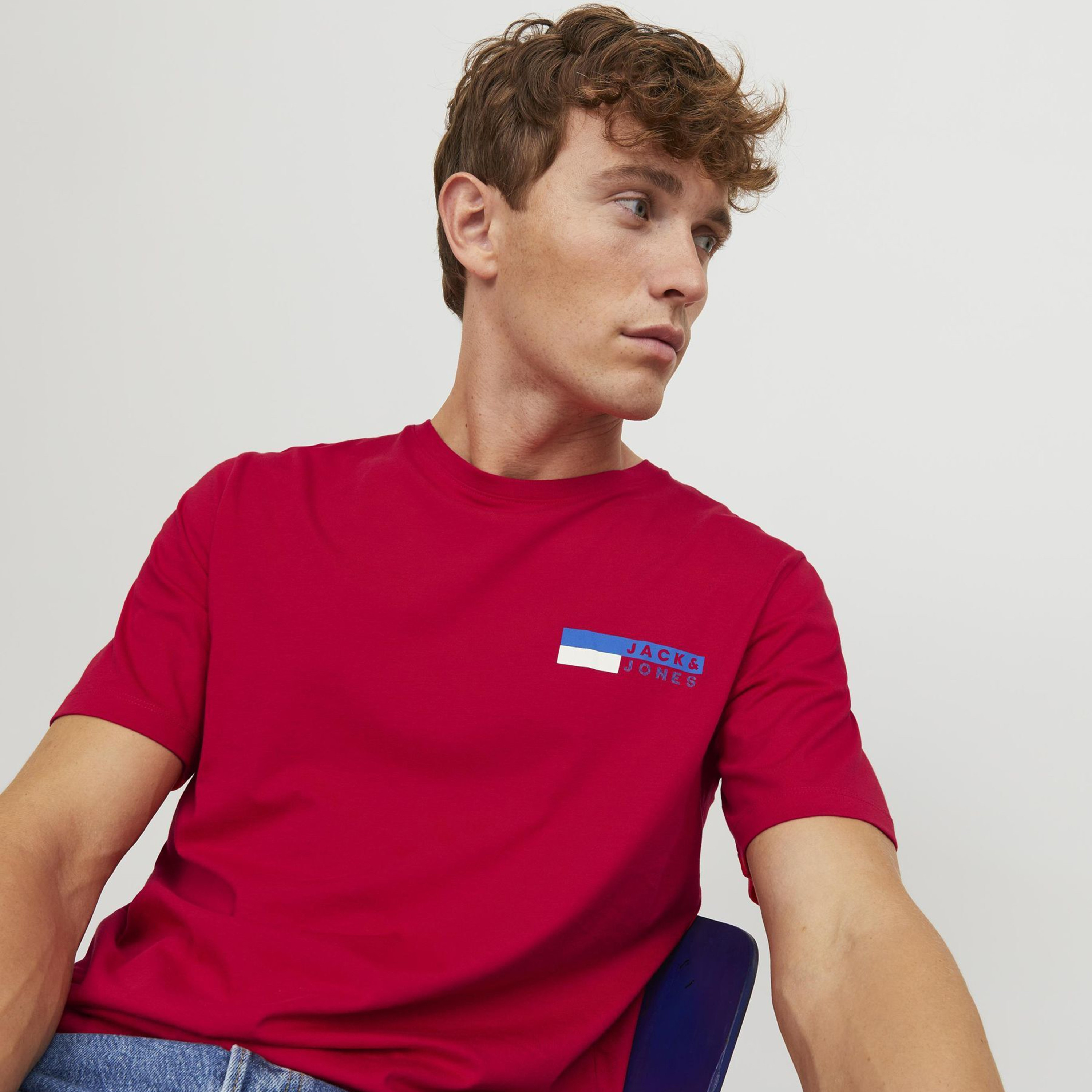 تي شيرت من جاك آند جونز مع شعار بأكمام قصيرة و ياقة مستديرة-men-clothing-tshirtsandpolos-tshirts-image-15