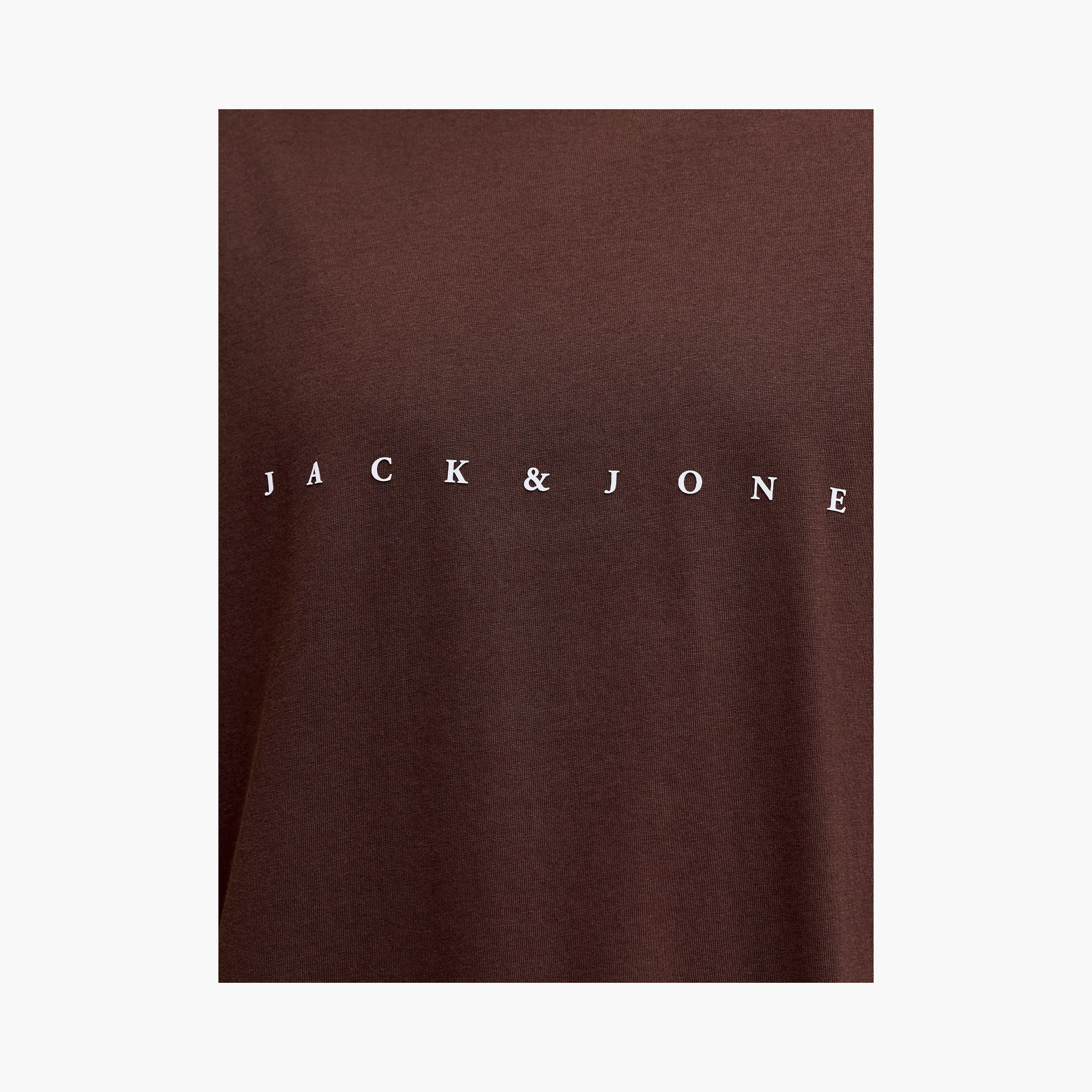 تيشيرت رجالي مطبوع بنص بياقة دائرية وأكمام قصيرة من جاك ان جونز-women-clothing-tshirts-image-6
