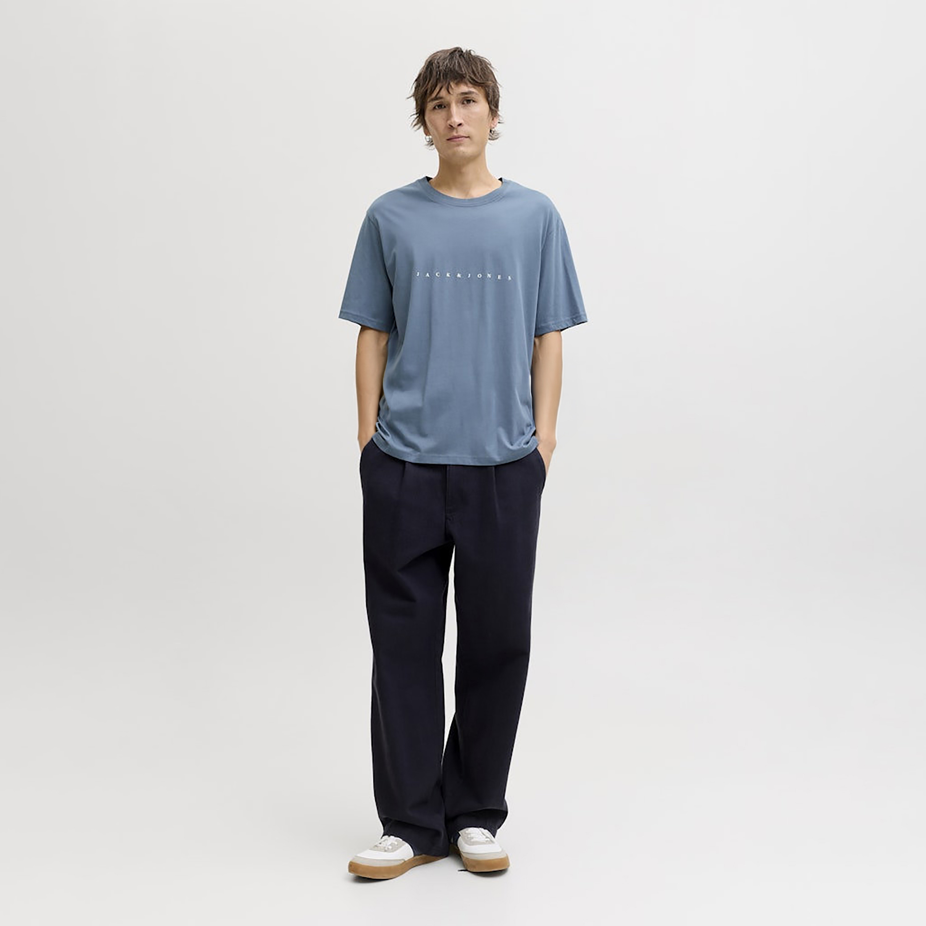 تي شيرت من جاك آند جونز بطبعة شعار بأكمام قصيرة و ياقة مستديرة-men-clothing-tshirtsandpolos-tshirts-image-22