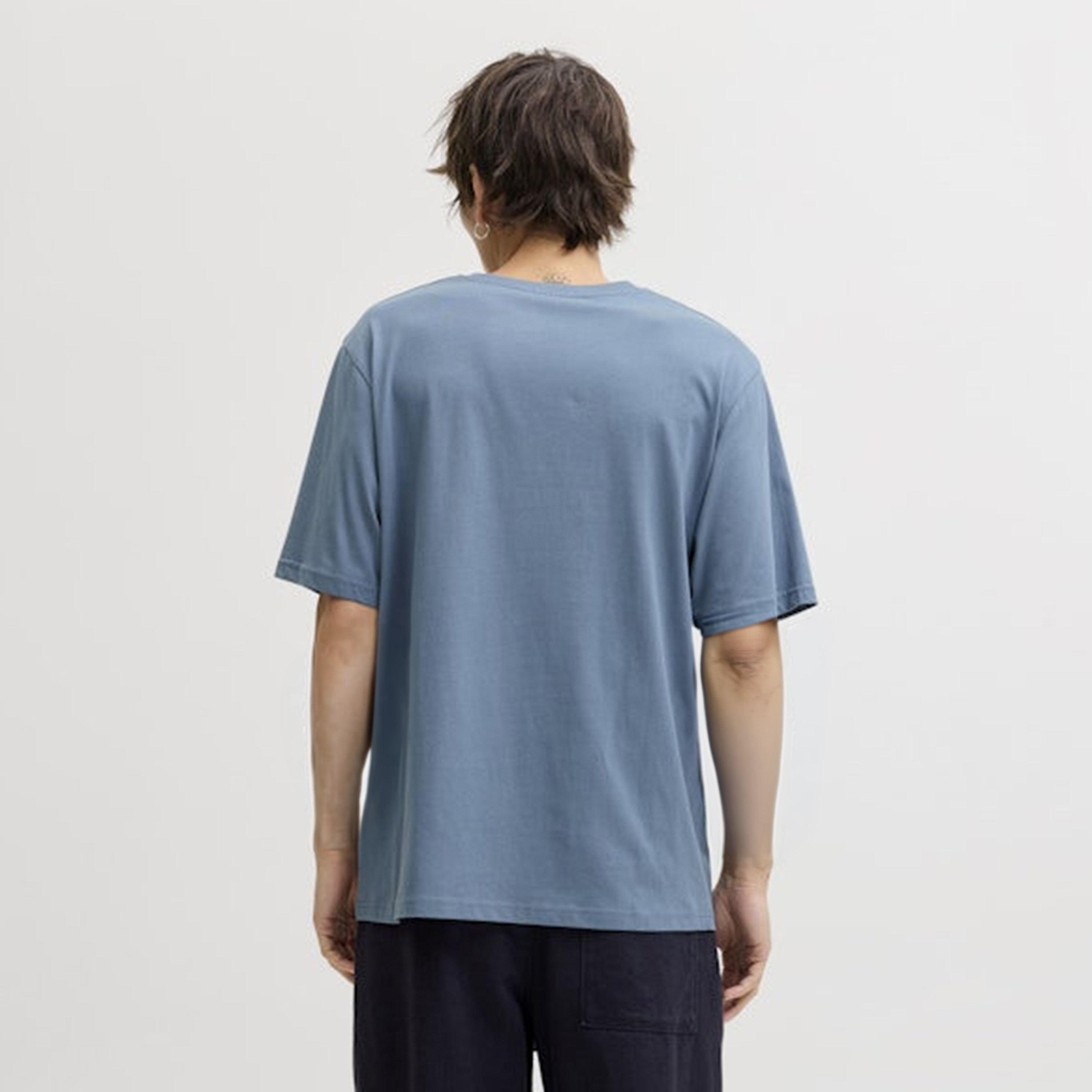 تي شيرت من جاك آند جونز بطبعة شعار بأكمام قصيرة و ياقة مستديرة-men-clothing-tshirtsandpolos-tshirts-image-24