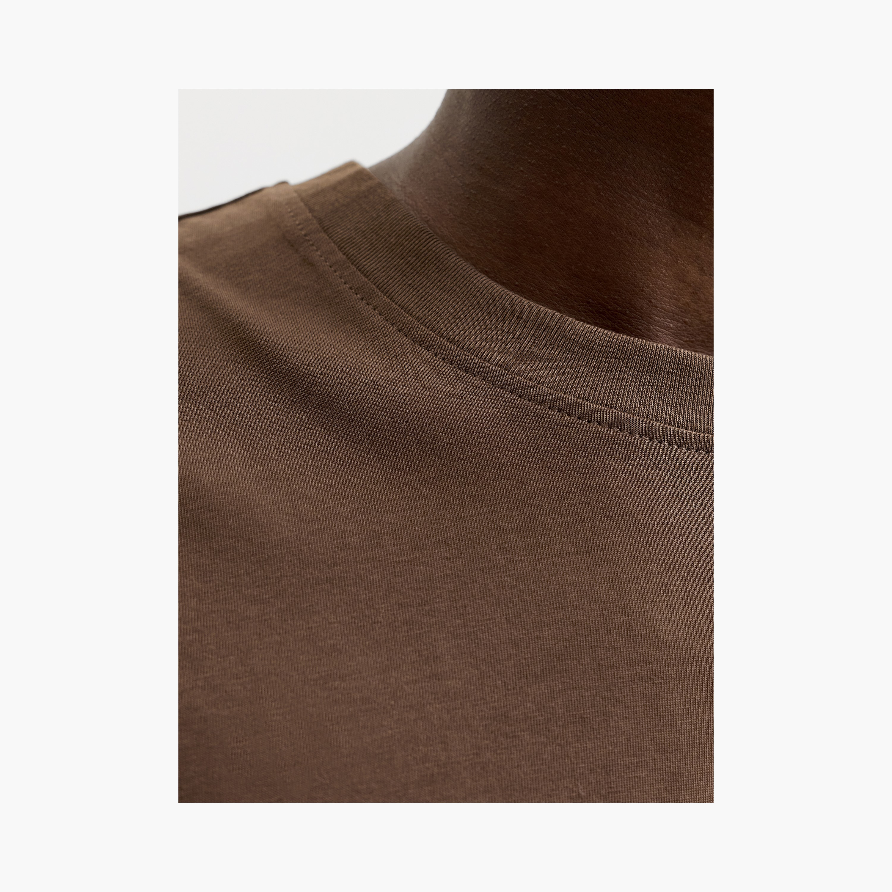تيشيرت رجالي مطبوع بنص بياقة دائرية وأكمام قصيرة من جاك ان جونز-women-clothing-tshirts-image-5