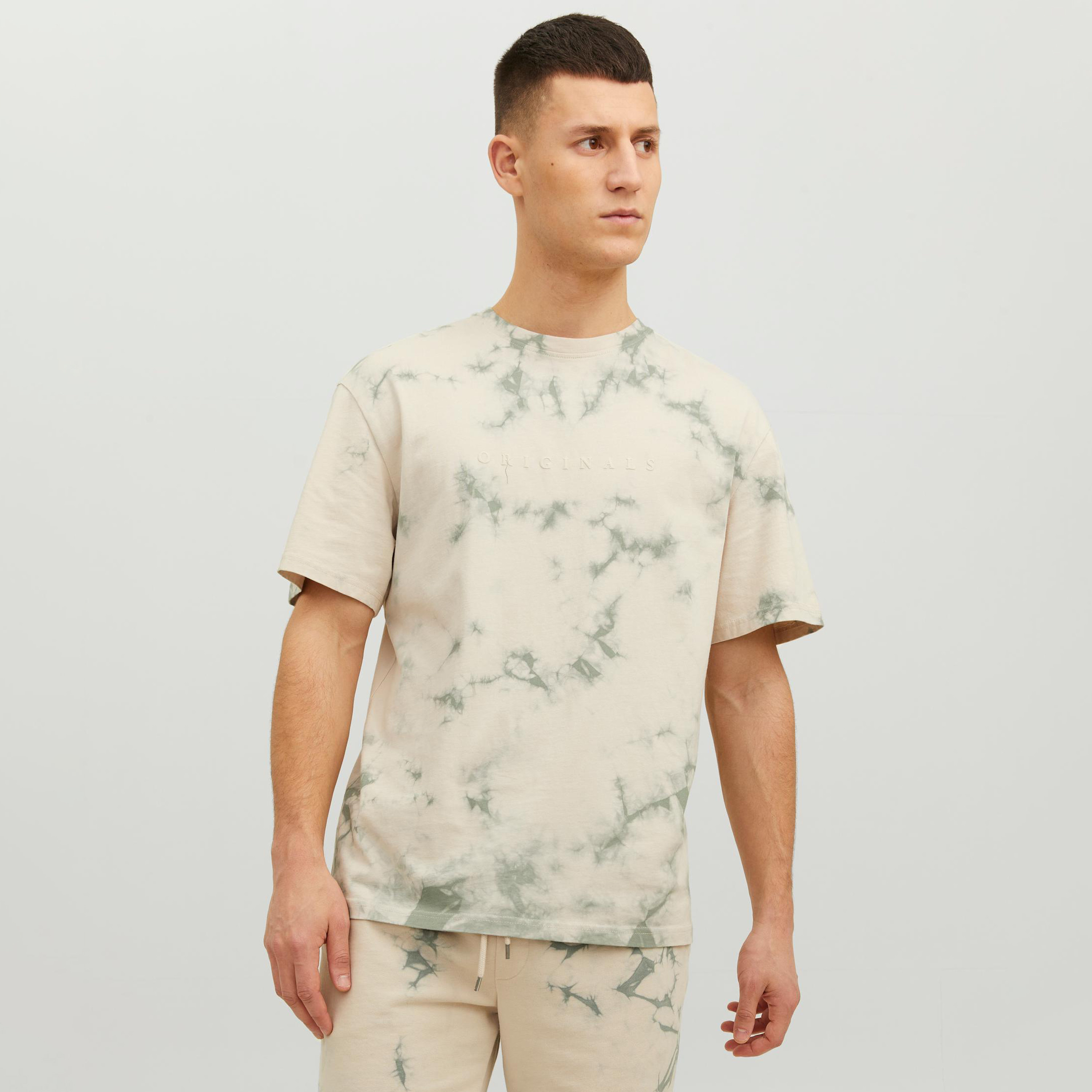 تي شيرت من جاك آند جونز مع تائي ايند دائي بأكمام قصيرة و ياقة مستديرة -men-clothing-tshirtsandpolos-tshirts-image-5