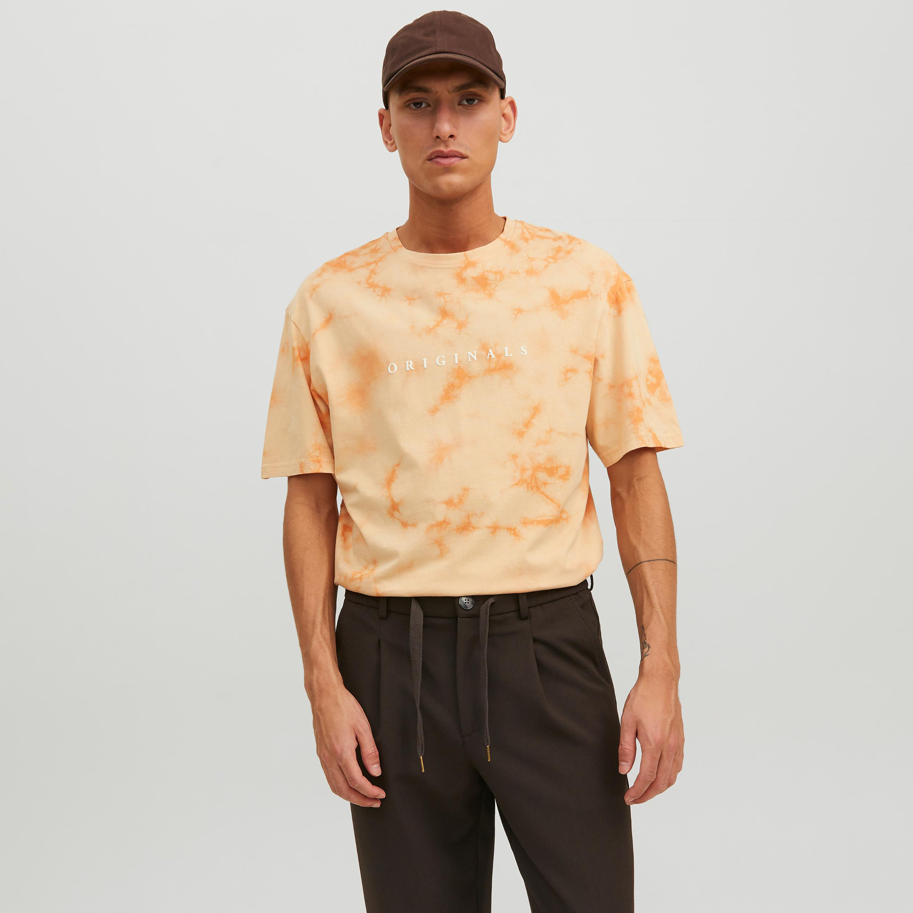 تي شيرت من جاك آند جونز مع تائي ايند دائي بأكمام قصيرة و ياقة مستديرة -men-clothing-tshirtsandpolos-tshirts-image-9