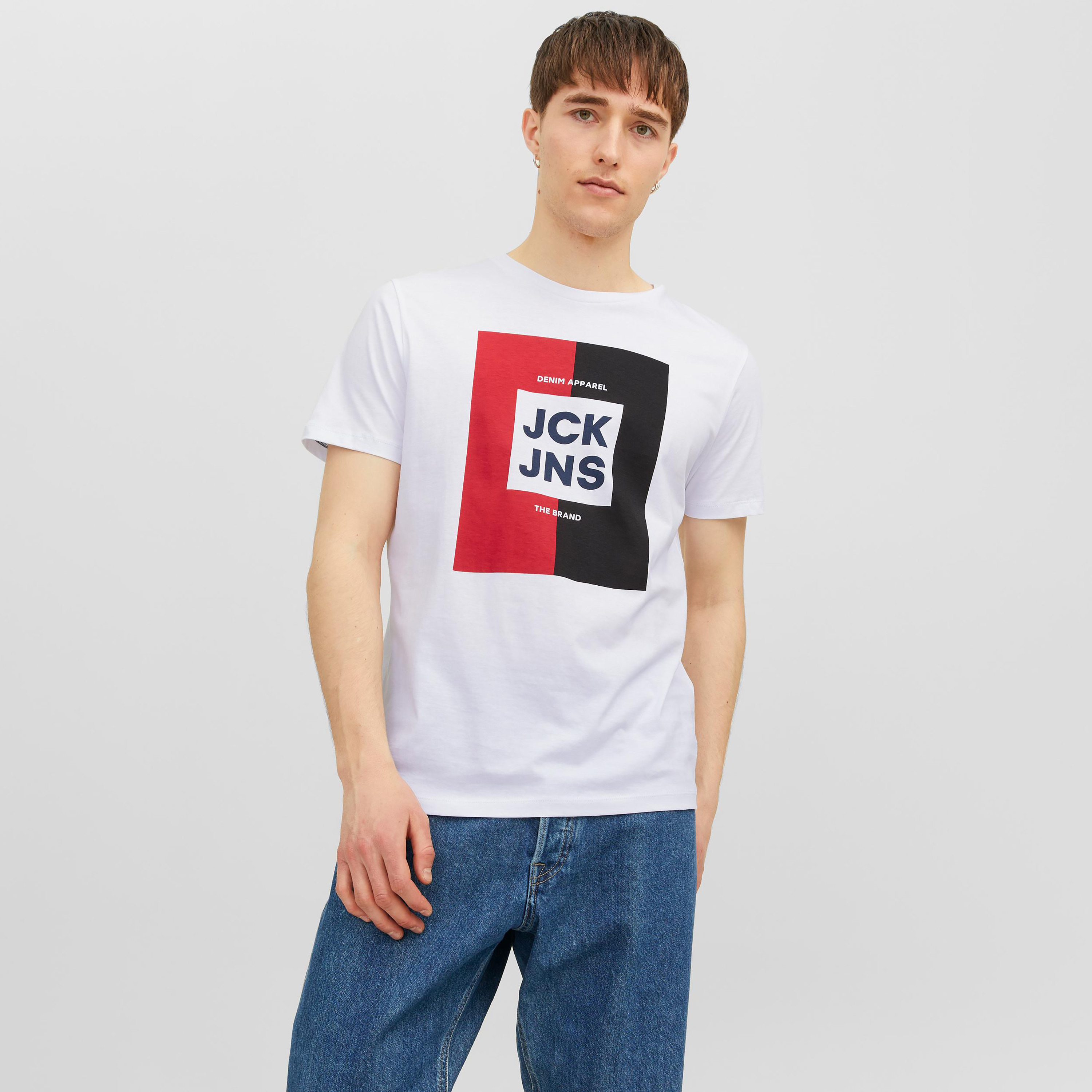  تي شيرت من جاك آند جونز مع شعار بأكمام قصيرة و ياقة مستديرة-men-clothing-tshirtsandpolos-tshirts-image-9