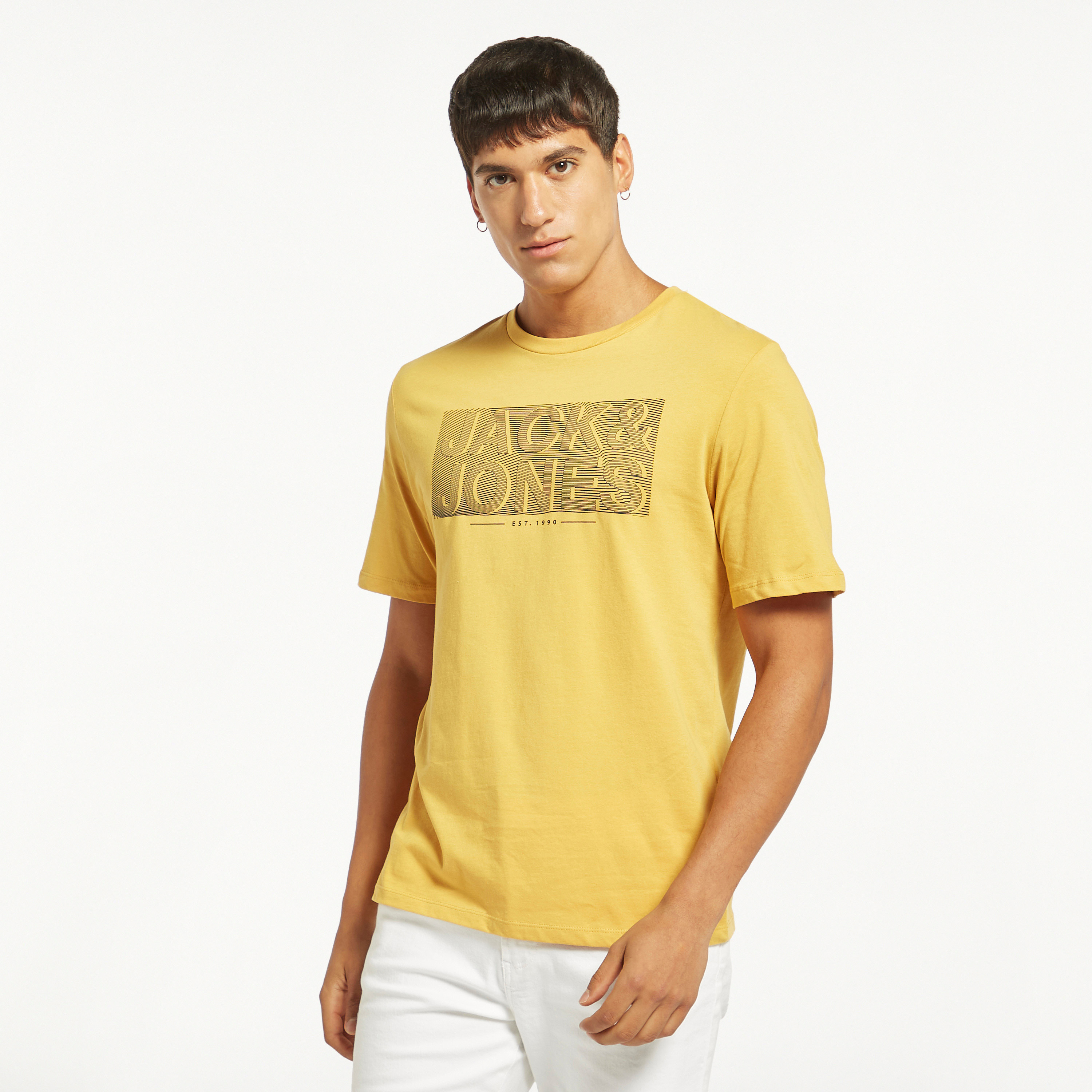  تي شيرت من جاك آند جونز مع شعار بأكمام قصيرة و ياقة مستديرة-men-clothing-tshirtsandpolos-tshirts-image-9