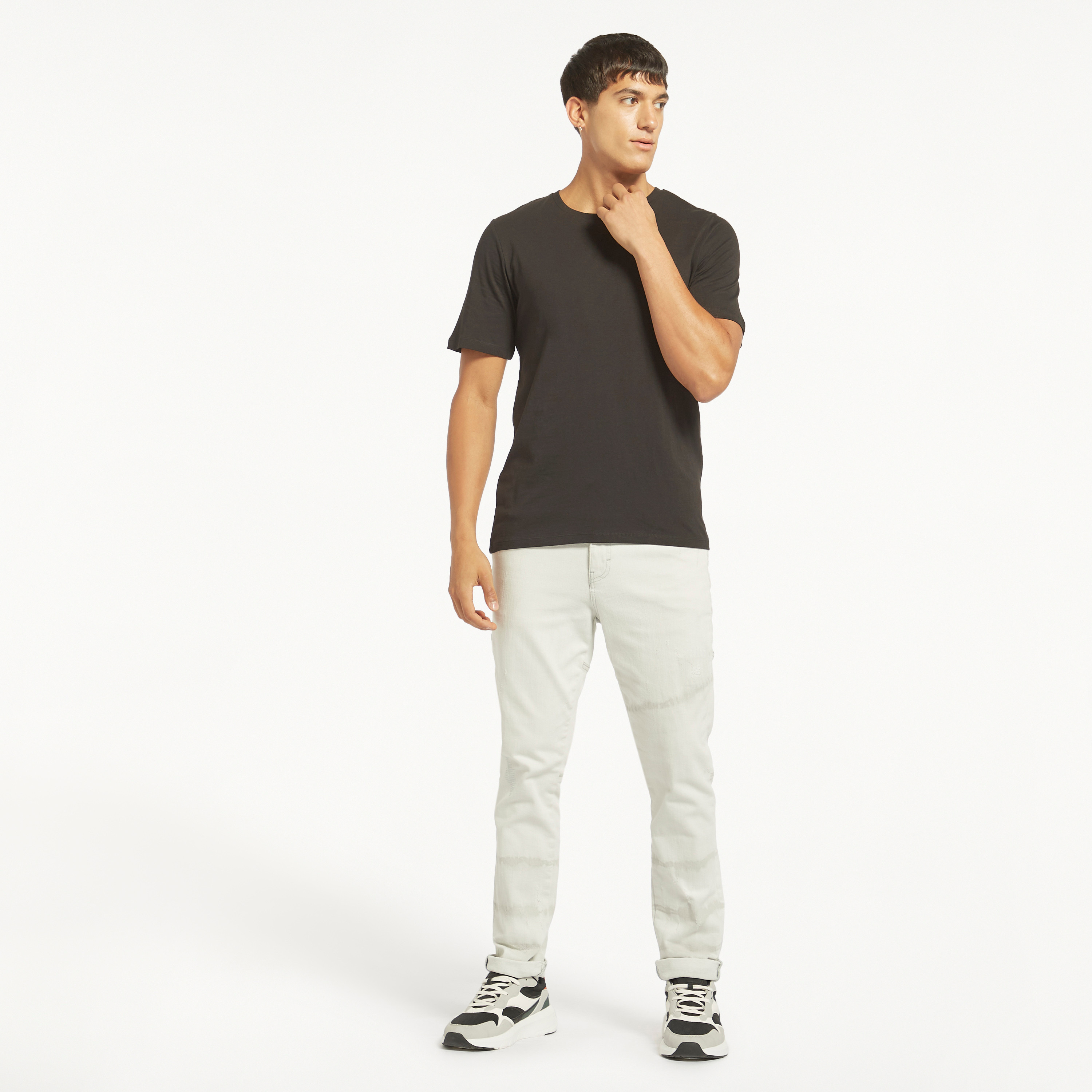 تي شيرت من جاك آند جونز مع شعار بأكمام قصيرة و ياقة مستديرة-men-clothing-tshirtsandpolos-tshirts-image-4