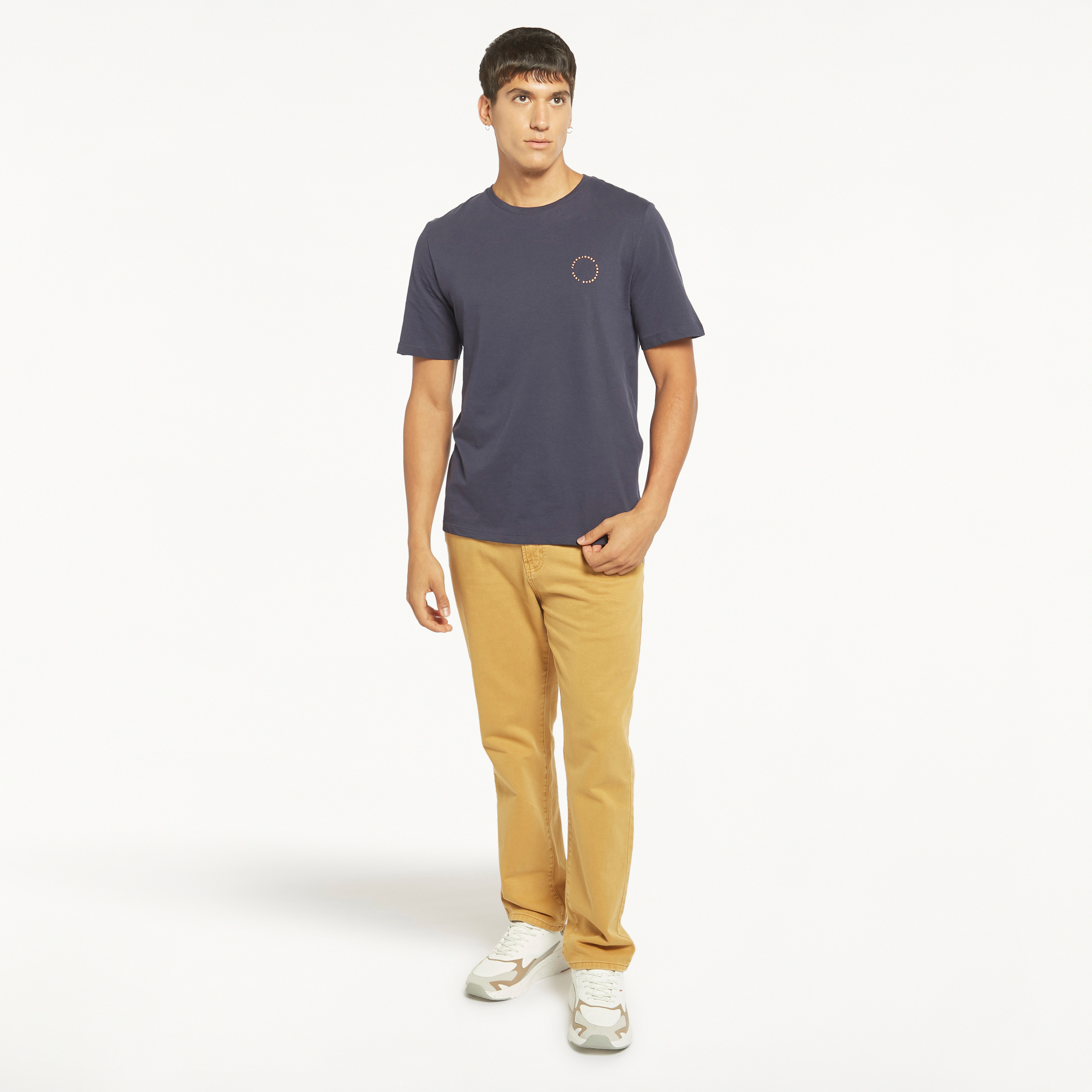  تي شيرت من جاك آند جونز مع شعار بأكمام قصيرة و ياقة مستديرة-men-clothing-tshirtsandpolos-tshirts-image-8