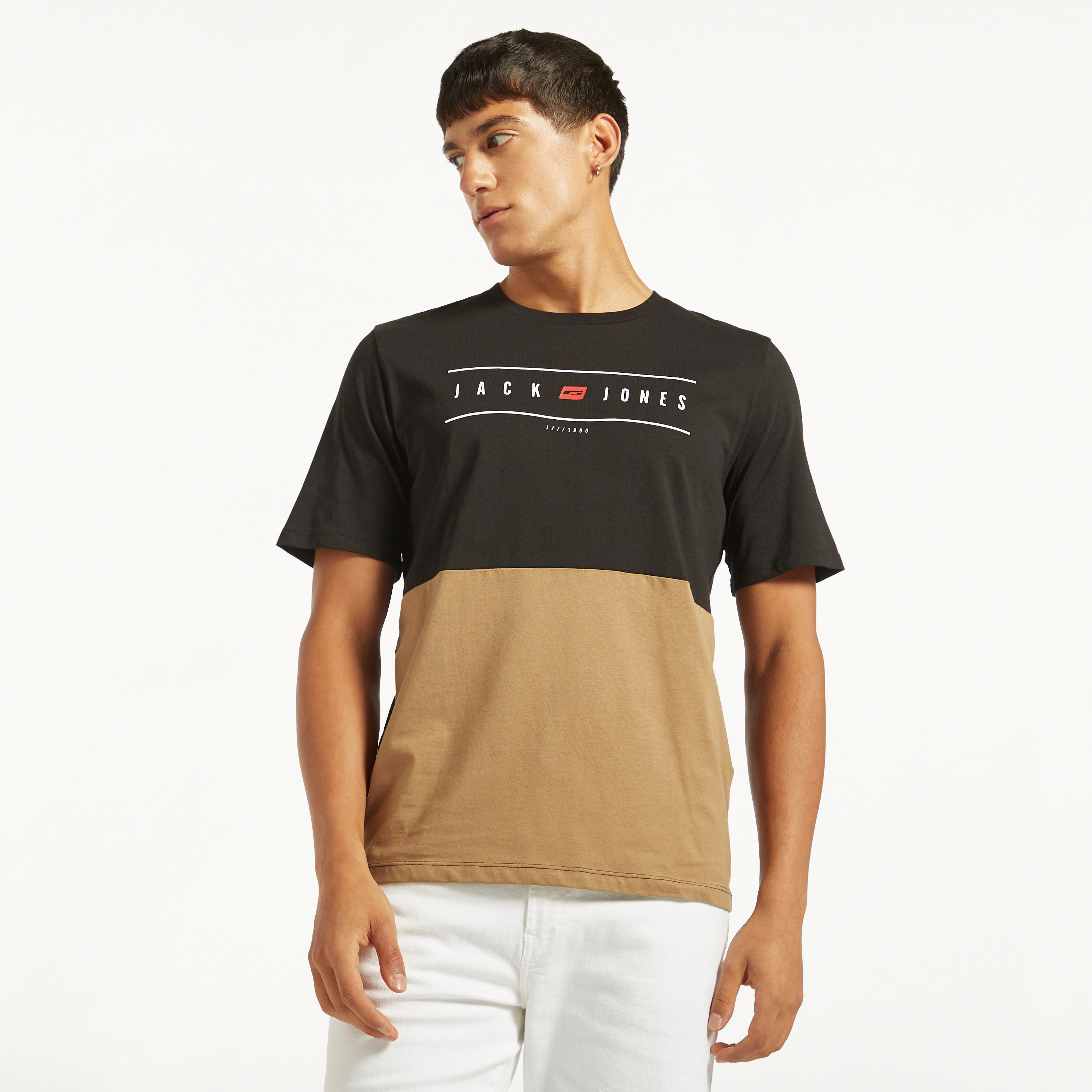  تي شيرت من جاك آند جونز بأكمام قصيرة و ياقة مستديرة و ضيقة-men-clothing-tshirtsandpolos-tshirts-image-3