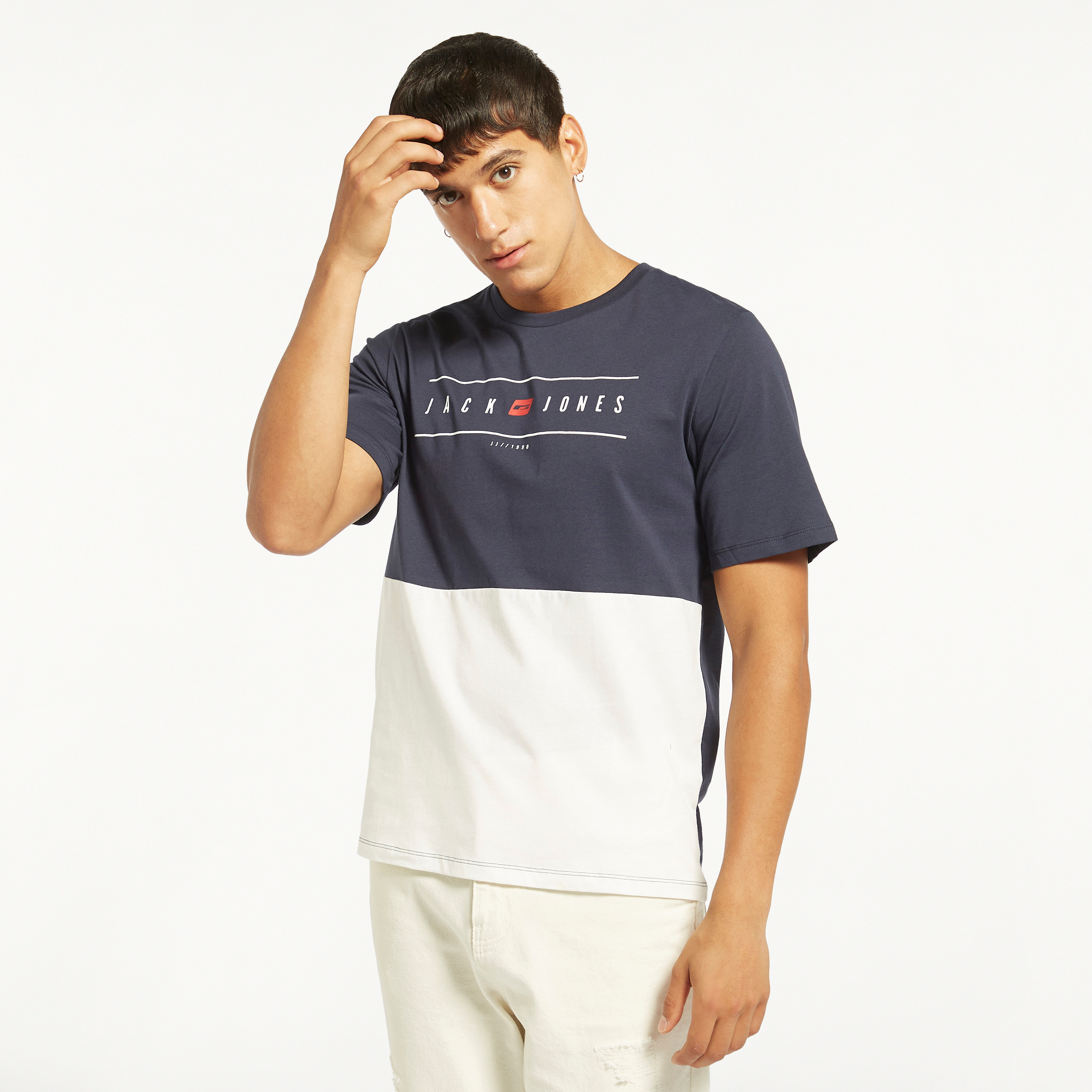  تي شيرت من جاك آند جونز بأكمام قصيرة و ياقة مستديرة و ضيقة-men-clothing-tshirtsandpolos-tshirts-image-5