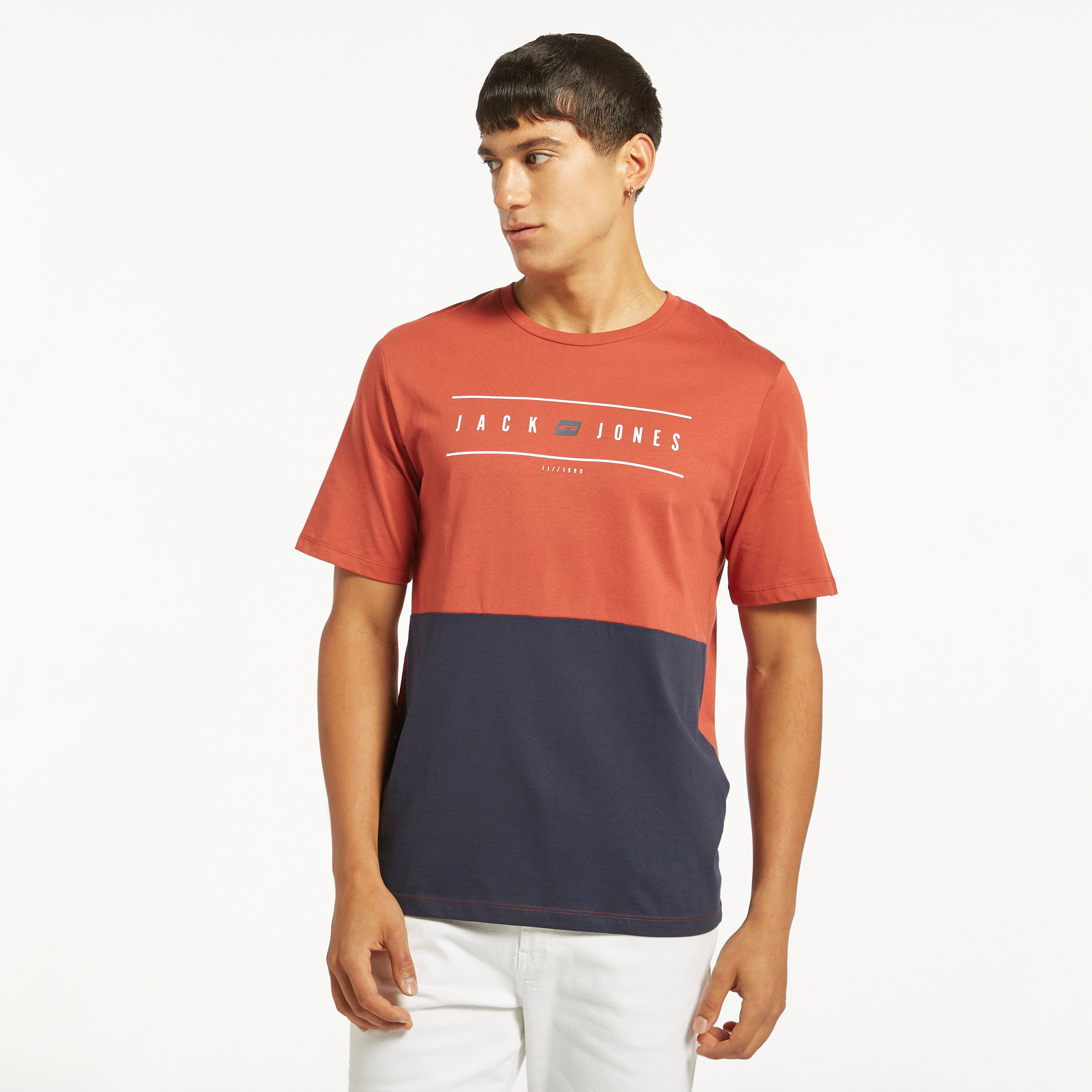  تي شيرت من جاك آند جونز بأكمام قصيرة و ياقة مستديرة و ضيقة-men-clothing-tshirtsandpolos-tshirts-image-9