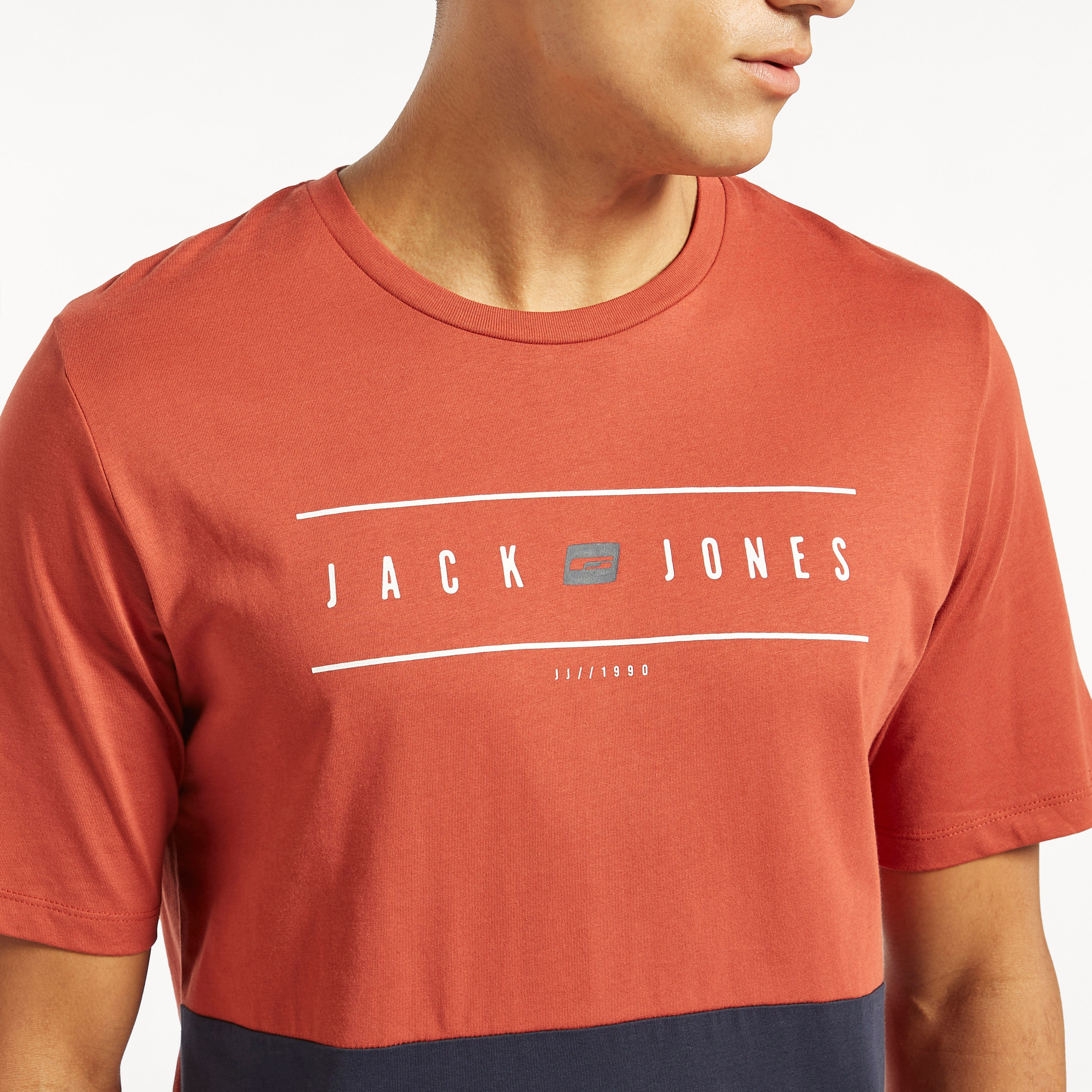  تي شيرت من جاك آند جونز بأكمام قصيرة و ياقة مستديرة و ضيقة-men-clothing-tshirtsandpolos-tshirts-image-10