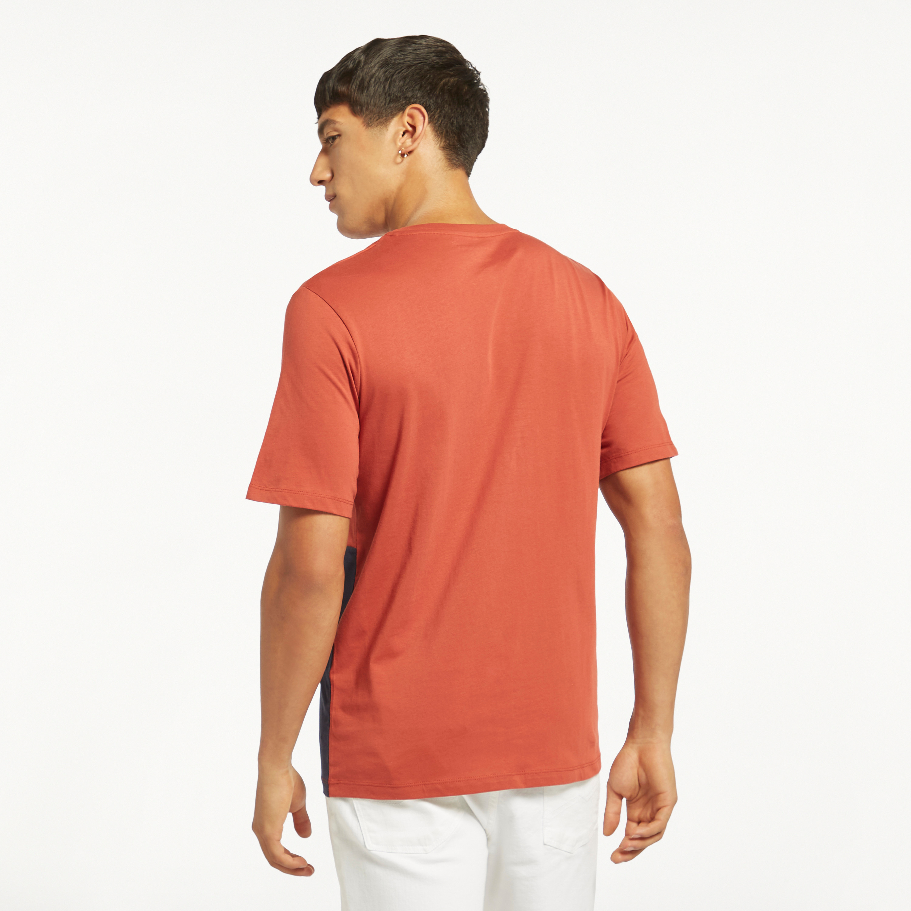  تي شيرت من جاك آند جونز بأكمام قصيرة و ياقة مستديرة و ضيقة-men-clothing-tshirtsandpolos-tshirts-image-12