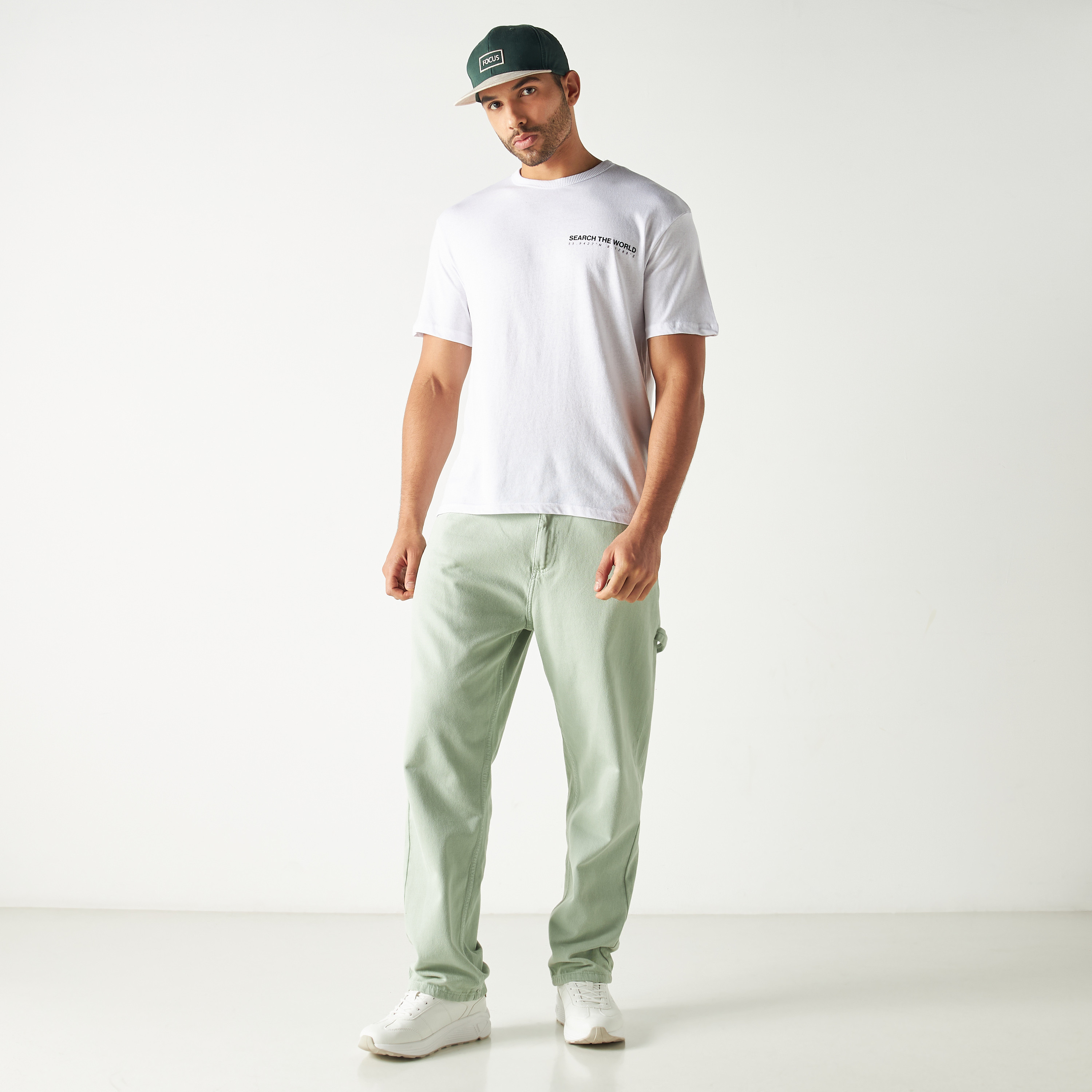  تي شيرت من جاك آند جونز مع جرافيك بأكمام قصيرة و ياقة مستديرة-men-clothing-tshirtsandpolos-tshirts-image-6