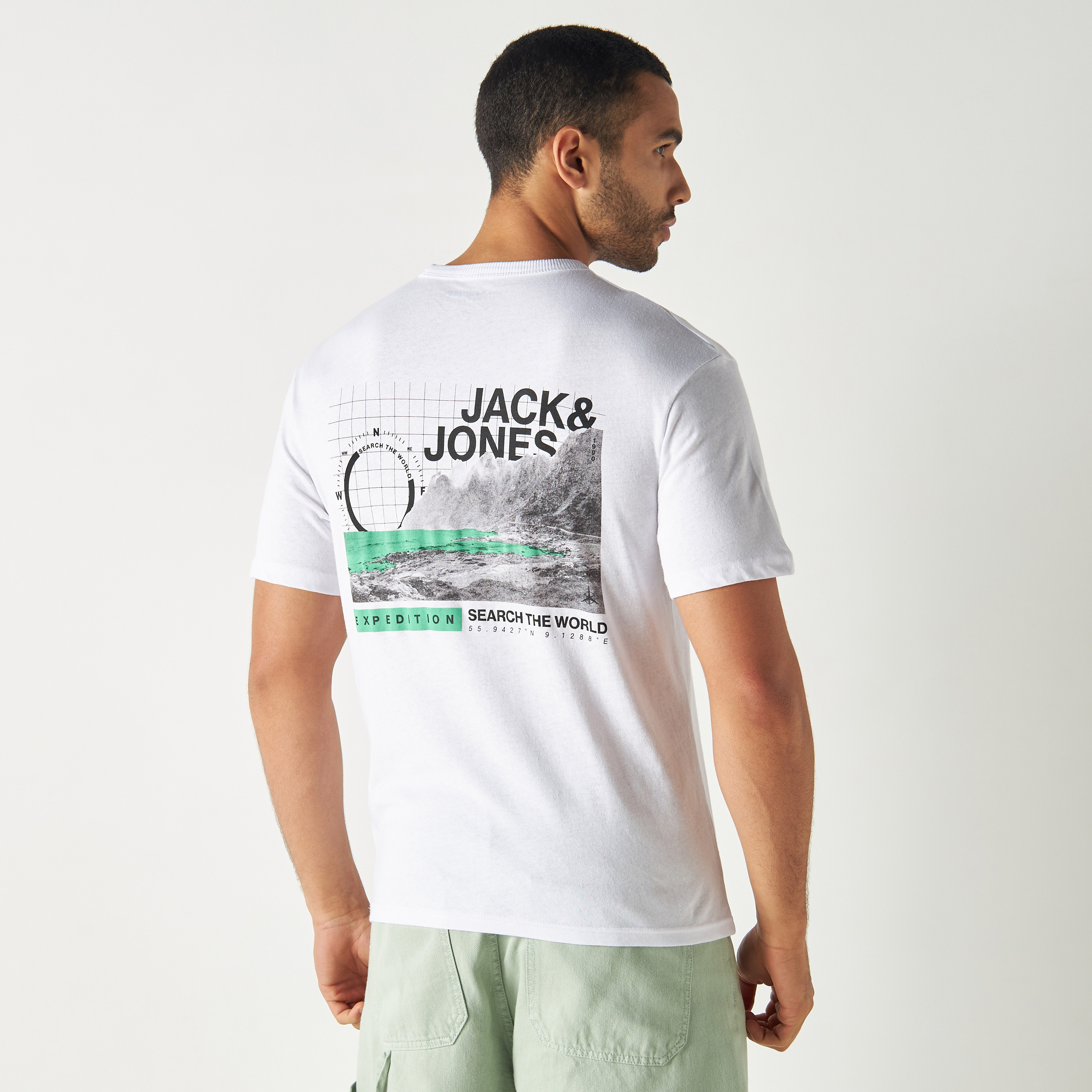  تي شيرت من جاك آند جونز مع جرافيك بأكمام قصيرة و ياقة مستديرة-men-clothing-tshirtsandpolos-tshirts-image-7