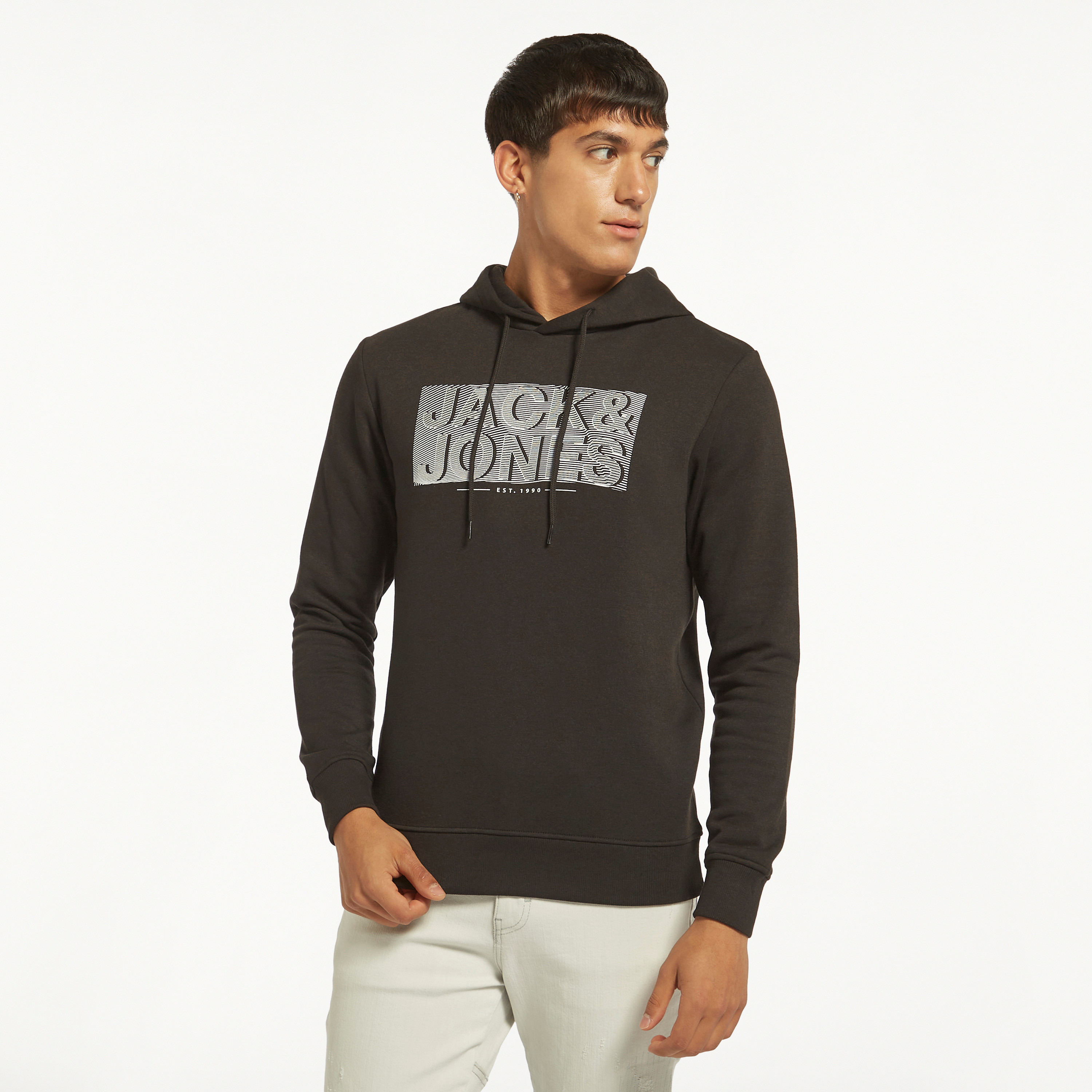  هودي من جاك آند جونز بلوجو بأكمام طويلة وياقة مستديرة-men-winterwear-hoodiesandsweatshirts-image-3