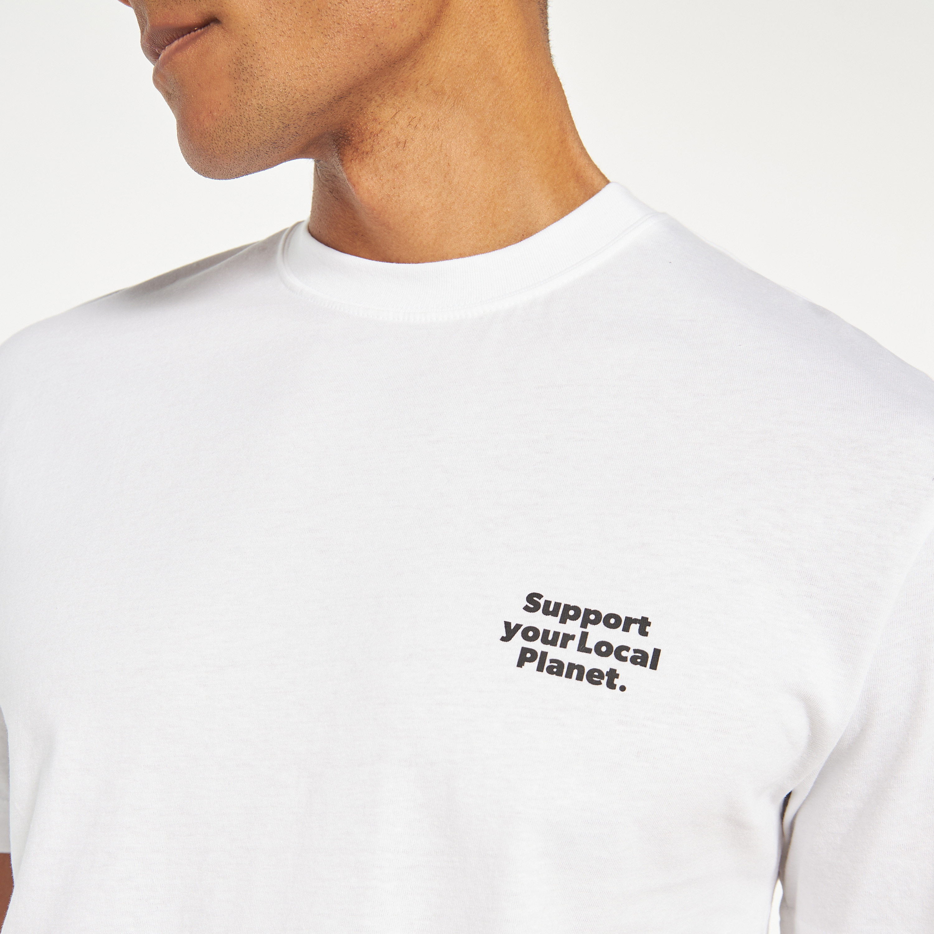 تي شيرت من جاك آند جونز مع مطبوع بأكمام قصيرة و ياقة مستديرة -men-clothing-tshirtsandpolos-tshirts-image-4