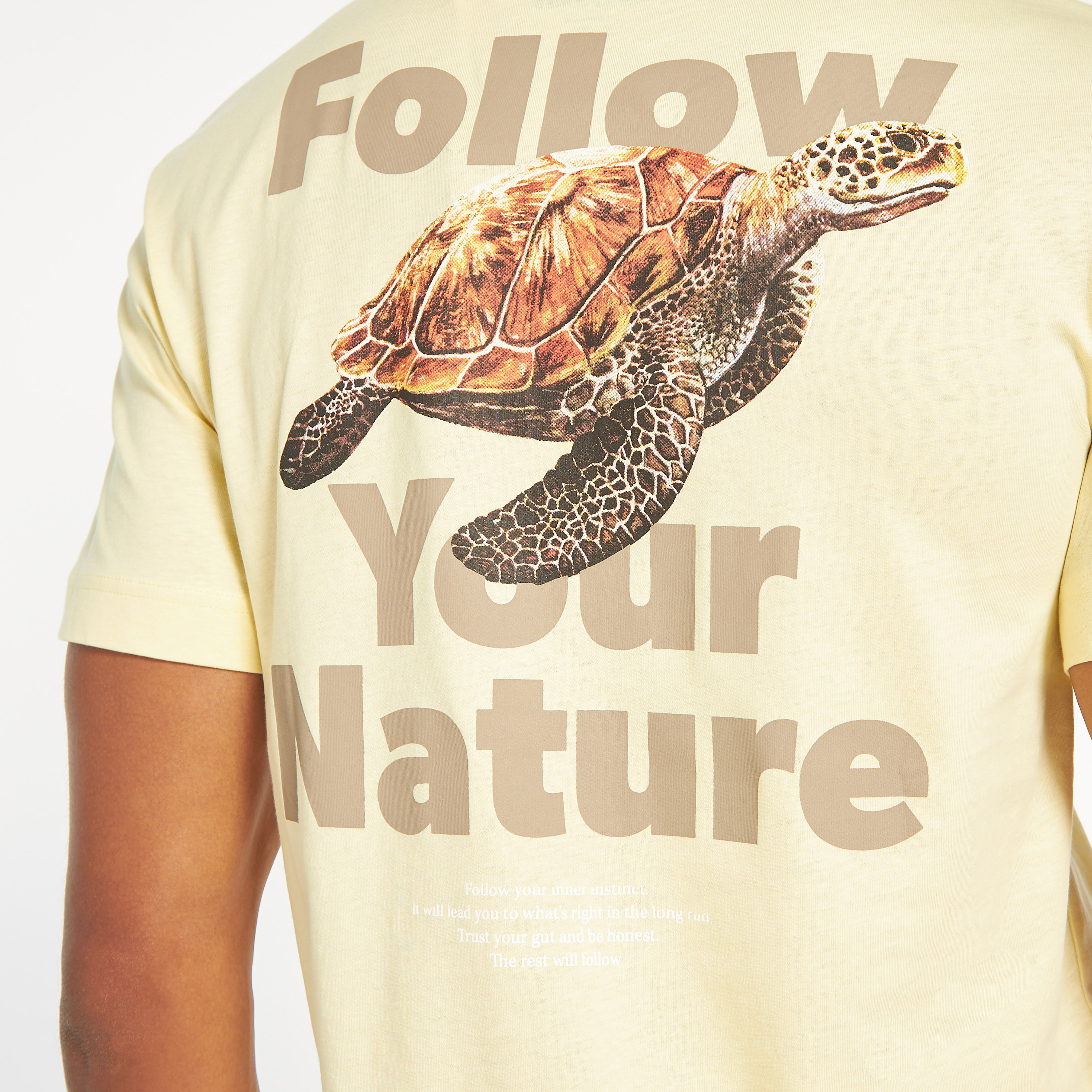تي شيرت من جاك آند جونز مع مطبوع بأكمام قصيرة و ياقة مستديرة -men-clothing-tshirtsandpolos-tshirts-image-8