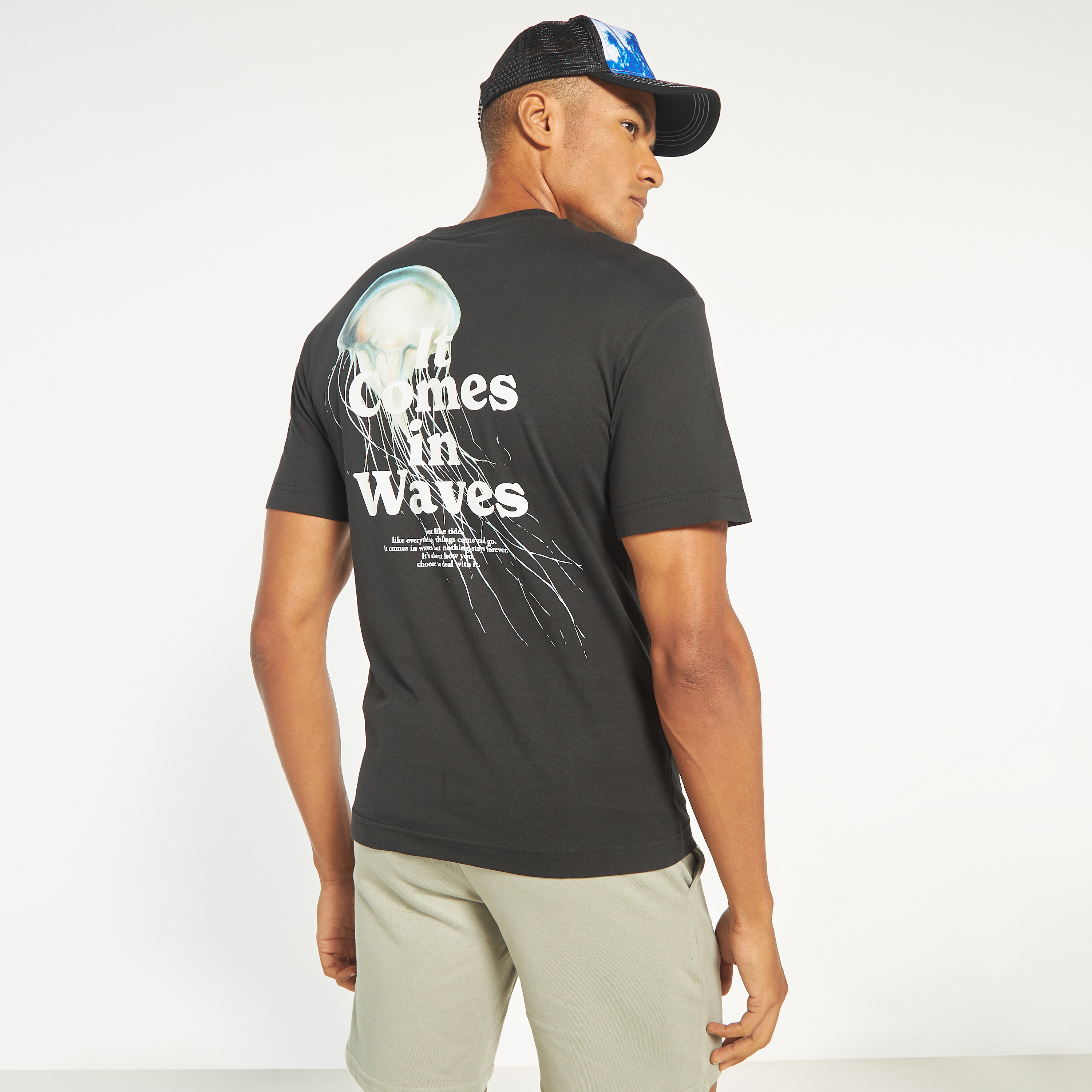 تي شيرت من جاك آند جونز مع مطبوع بأكمام قصيرة و ياقة مستديرة -men-clothing-tshirtsandpolos-tshirts-image-13