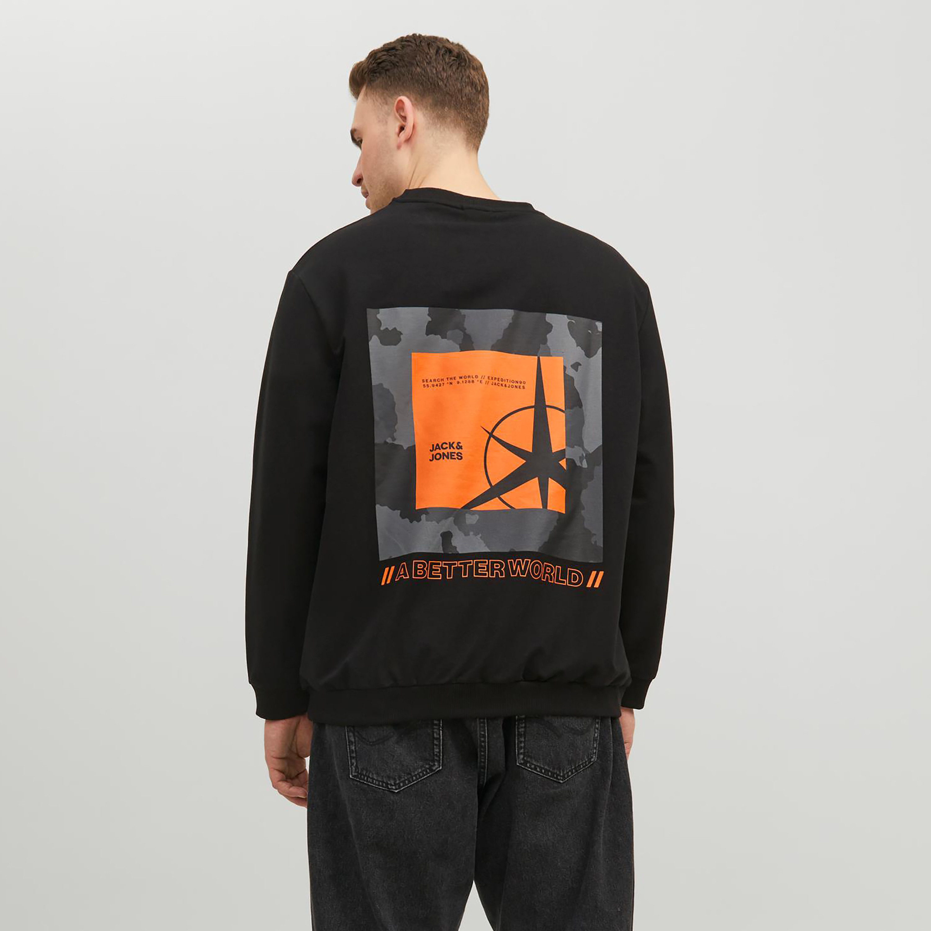 سويت شيرت من جاك آند جونز مطبوع بأكمام طويلة وياقة مستديرة-men-winterwear-hoodiesandsweatshirts-image-4