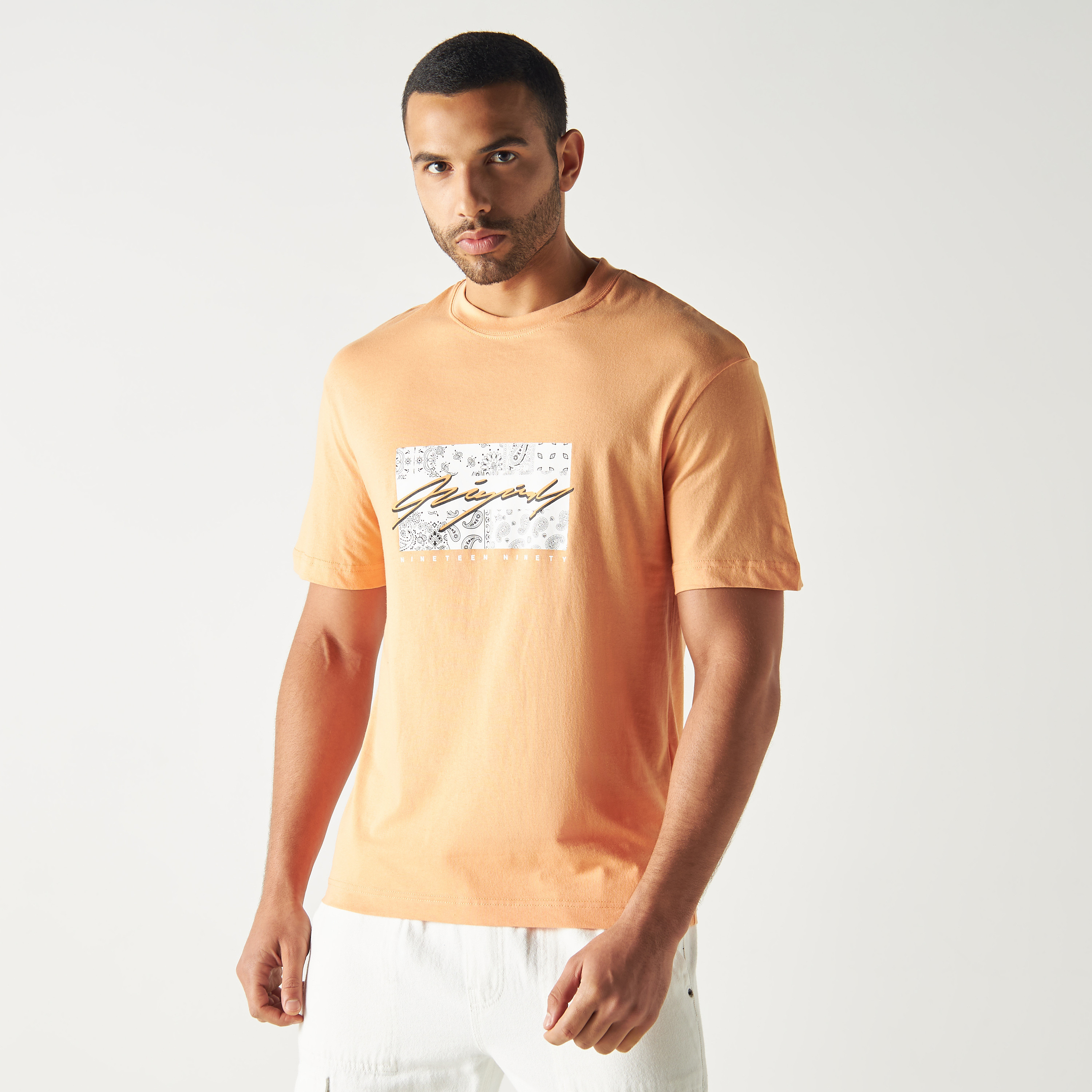 تي شيرت من جاك آند جونز مع مطبوع بأكمام قصيرة و ياقة مستديرة -men-clothing-tshirtsandpolos-tshirts-image-5