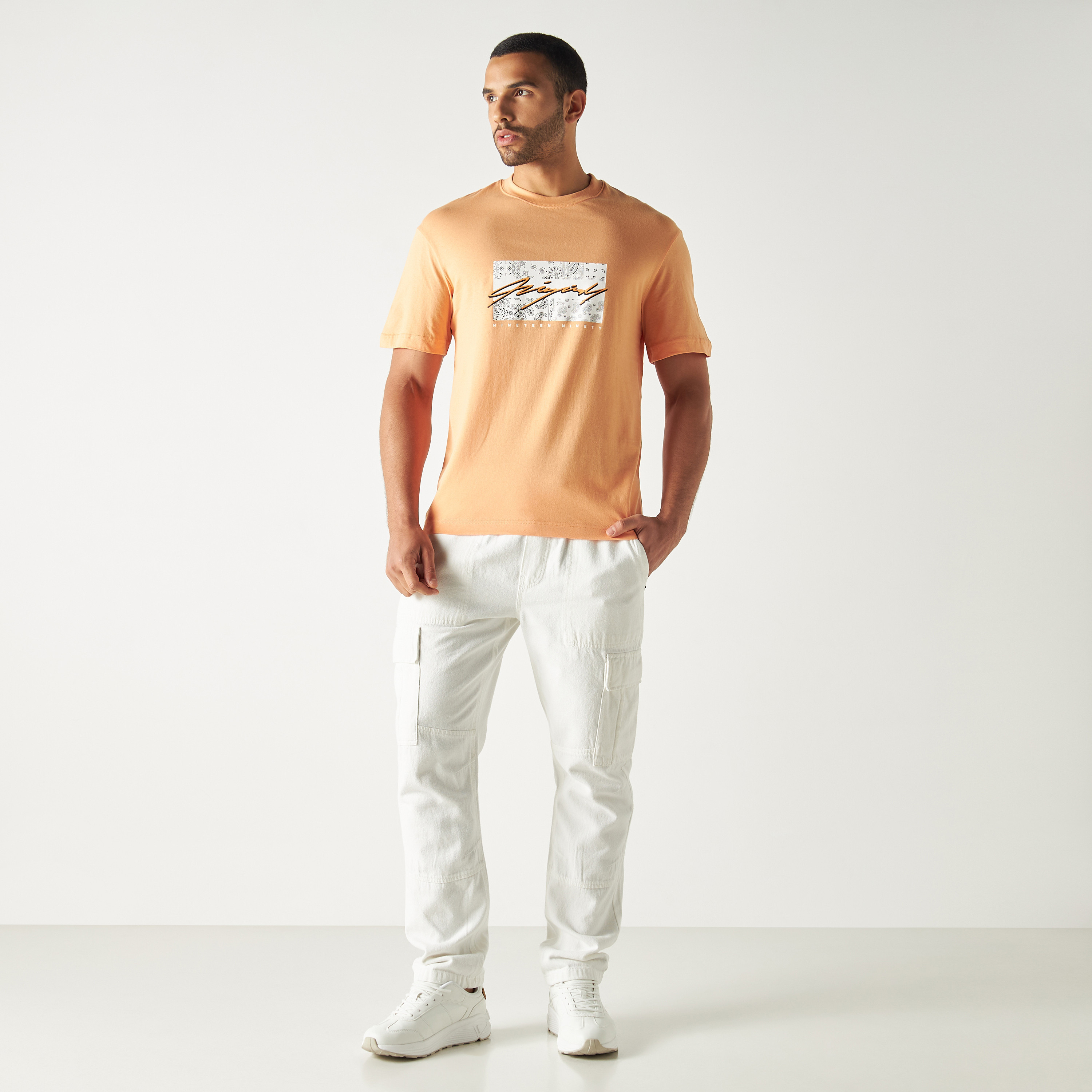 تي شيرت من جاك آند جونز مع مطبوع بأكمام قصيرة و ياقة مستديرة -men-clothing-tshirtsandpolos-tshirts-image-6