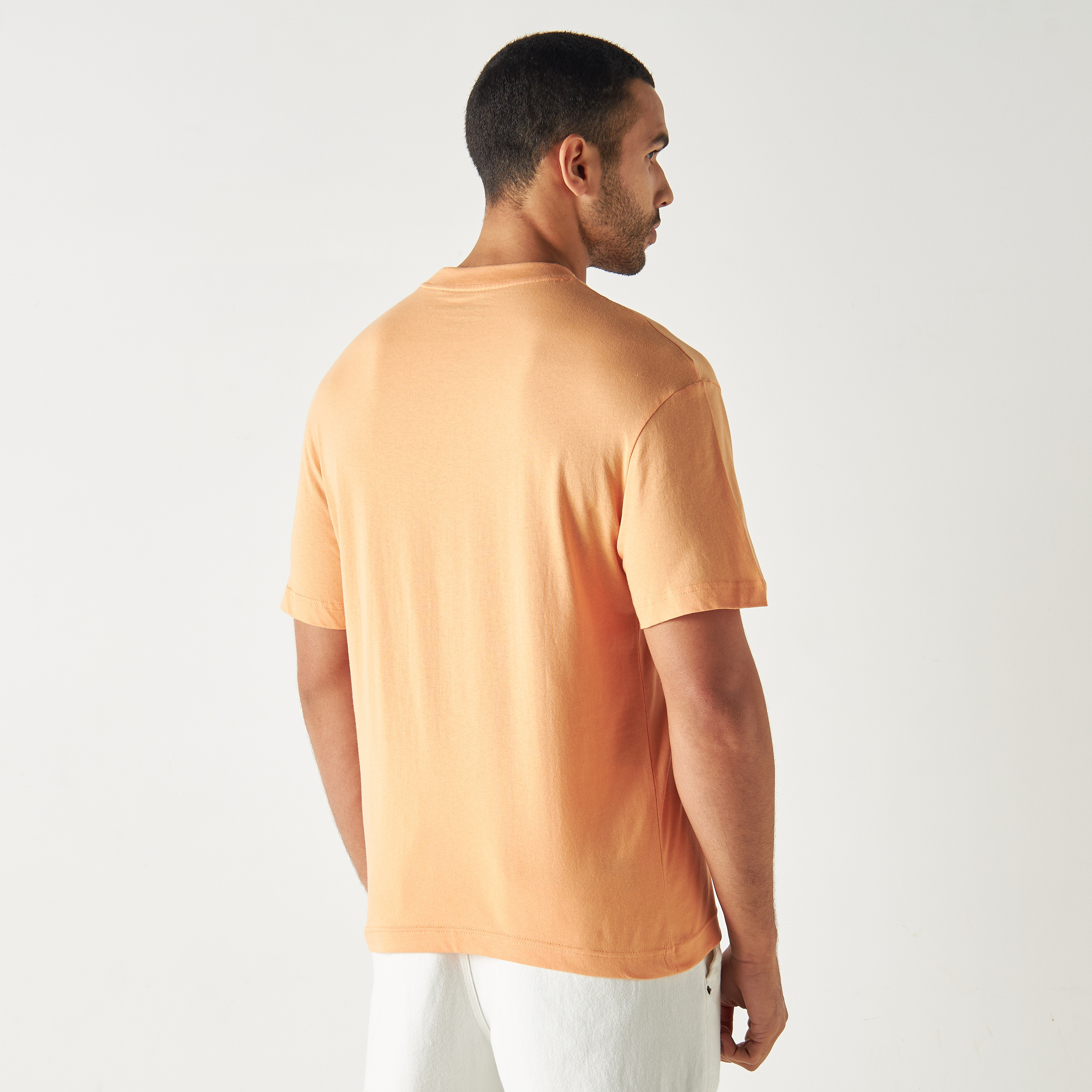 تي شيرت من جاك آند جونز مع مطبوع بأكمام قصيرة و ياقة مستديرة -men-clothing-tshirtsandpolos-tshirts-image-7