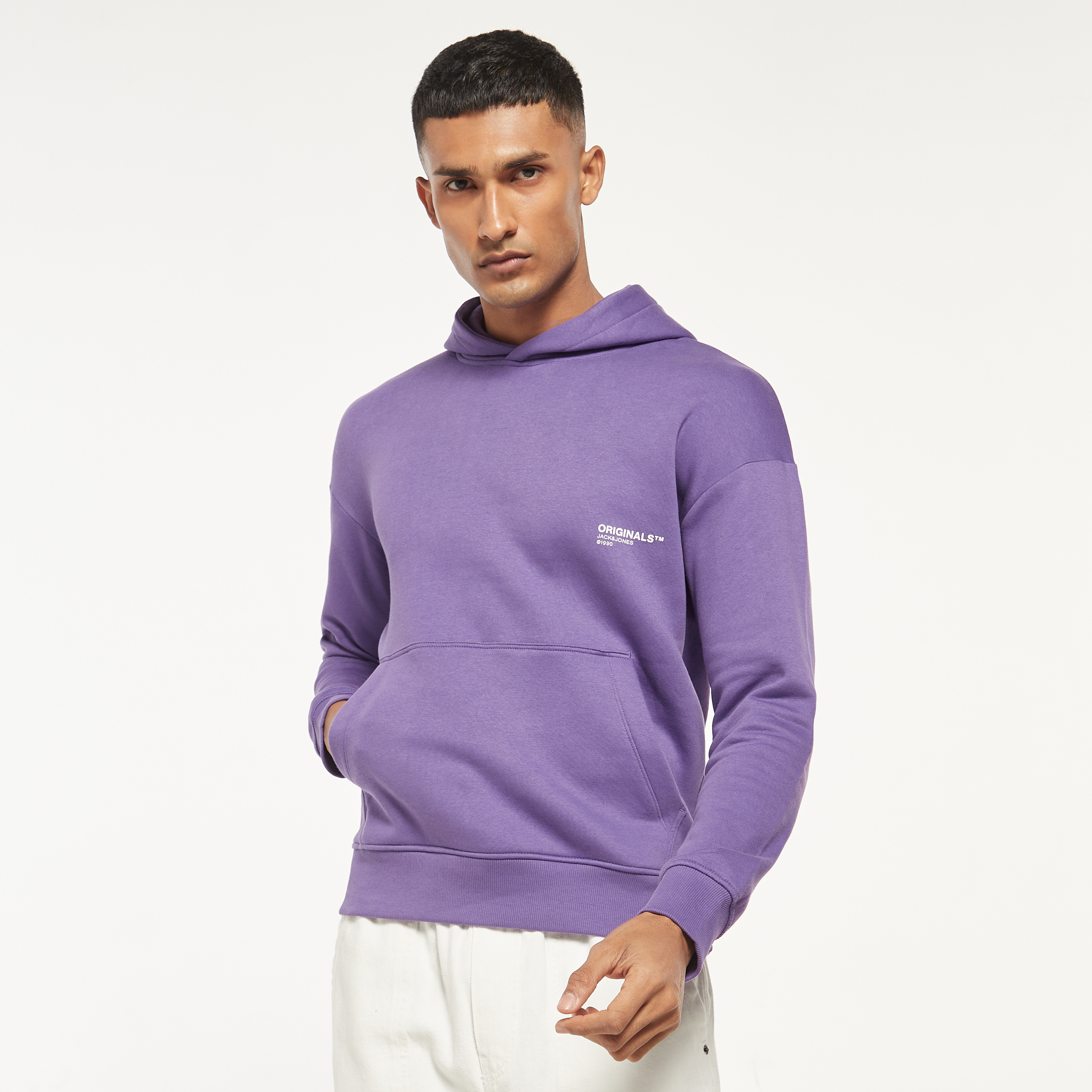 هودي من جاك آند جونز مطبوع بأكمام طويلة مع جيب كانغارو-men-winterwear-hoodiesandsweatshirts-image-9
