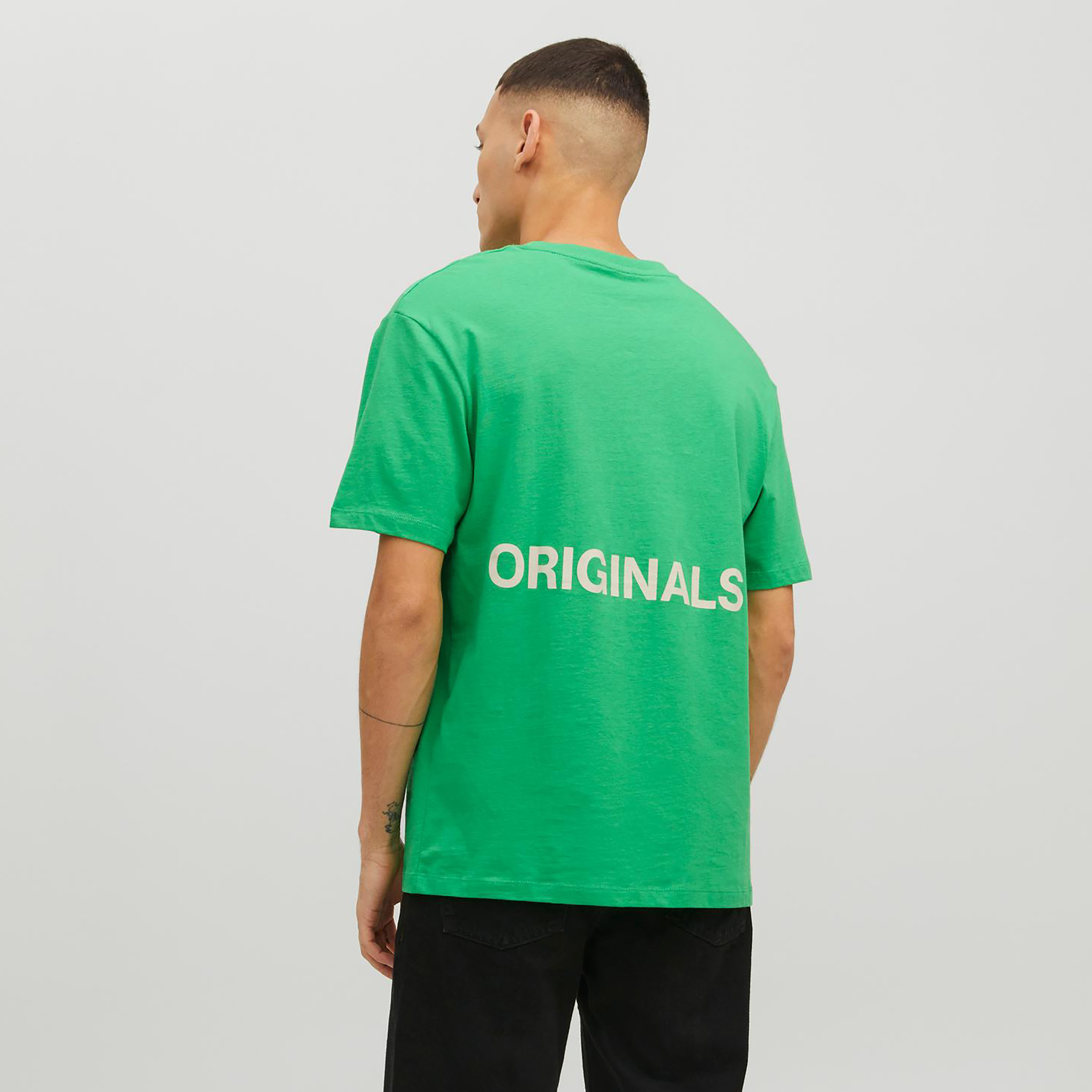 تي شيرت من جاك آند جونز مطبوع بأكمام قصيرة و ياقة مستديرة-men-clothing-tshirtsandpolos-tshirts-image-4