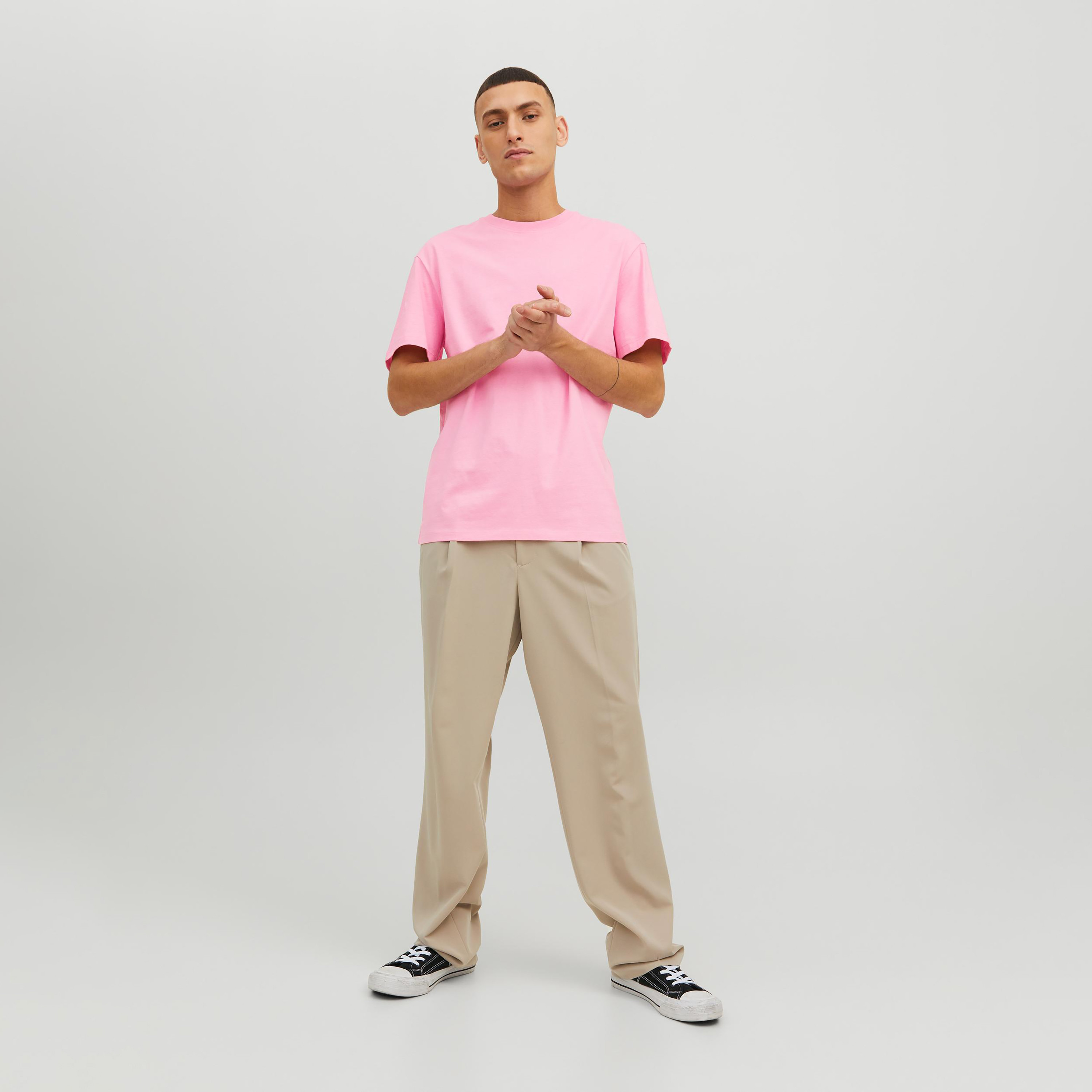 تي شيرت من جاك آند جونز مطبوع بأكمام قصيرة و ياقة مستديرة-men-clothing-tshirtsandpolos-tshirts-image-7