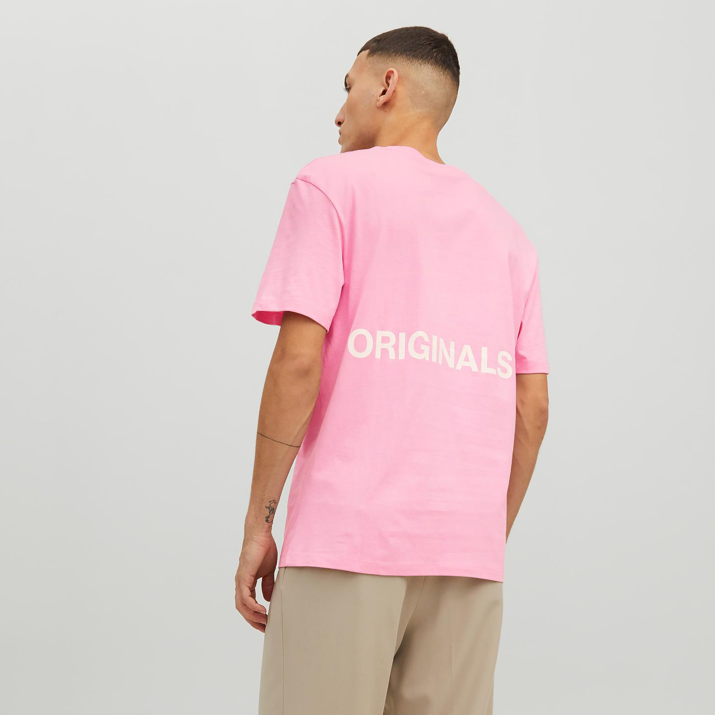 تي شيرت من جاك آند جونز مطبوع بأكمام قصيرة و ياقة مستديرة-men-clothing-tshirtsandpolos-tshirts-image-9