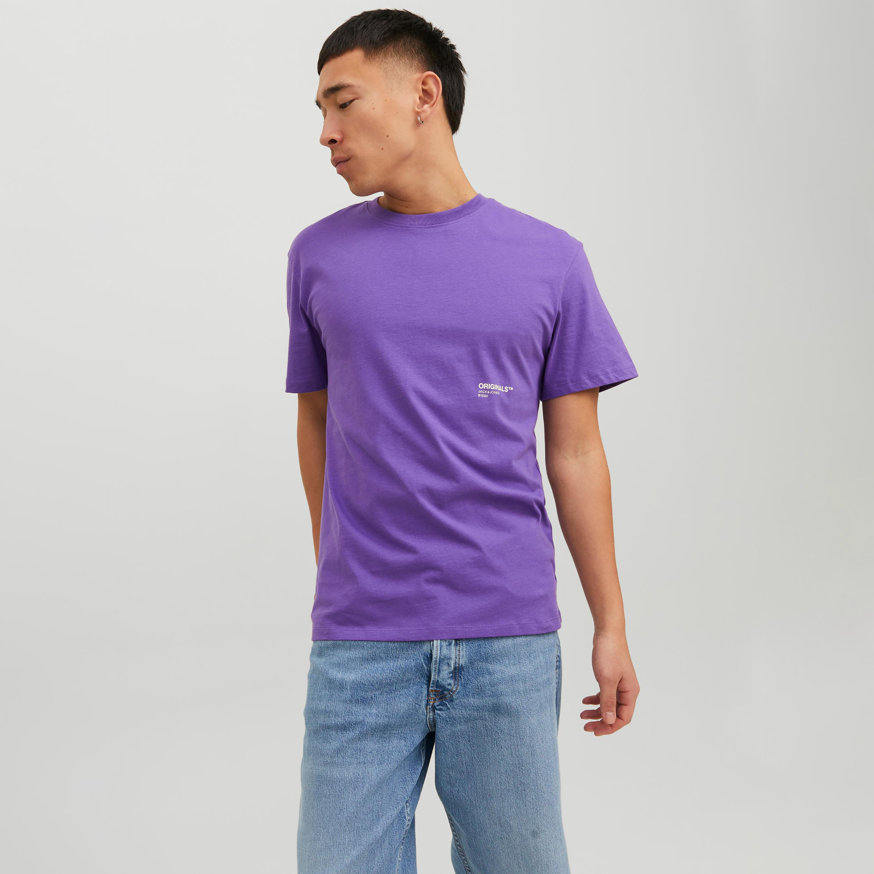 تي شيرت من جاك آند جونز مطبوع بأكمام قصيرة و ياقة مستديرة-men-clothing-tshirtsandpolos-tshirts-image-11