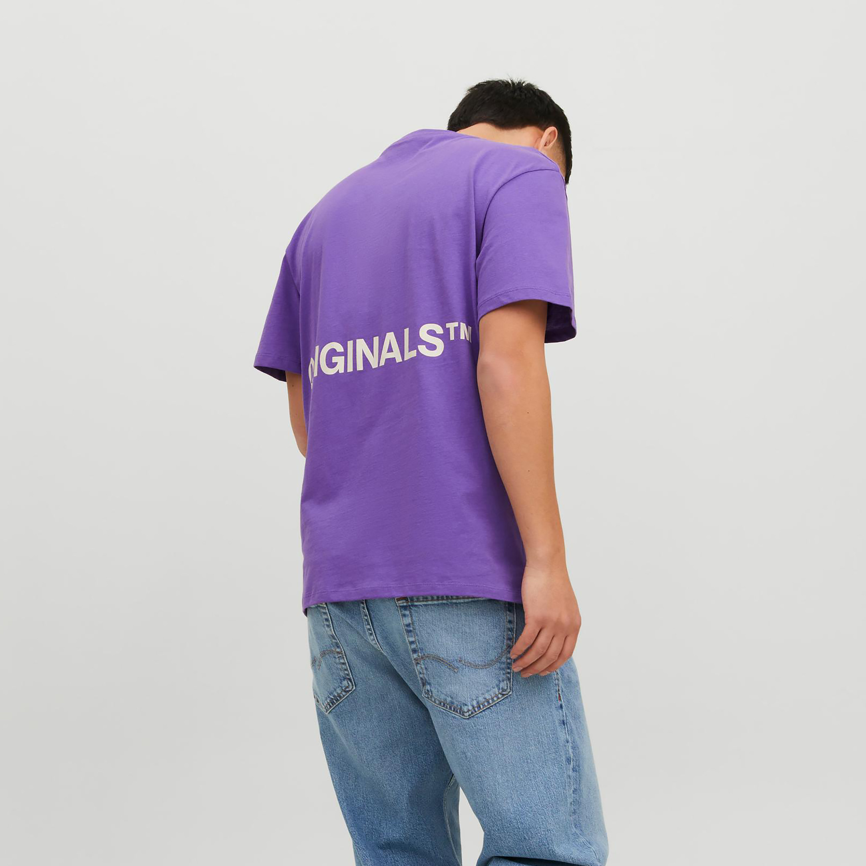 تي شيرت من جاك آند جونز مطبوع بأكمام قصيرة و ياقة مستديرة-men-clothing-tshirtsandpolos-tshirts-image-15