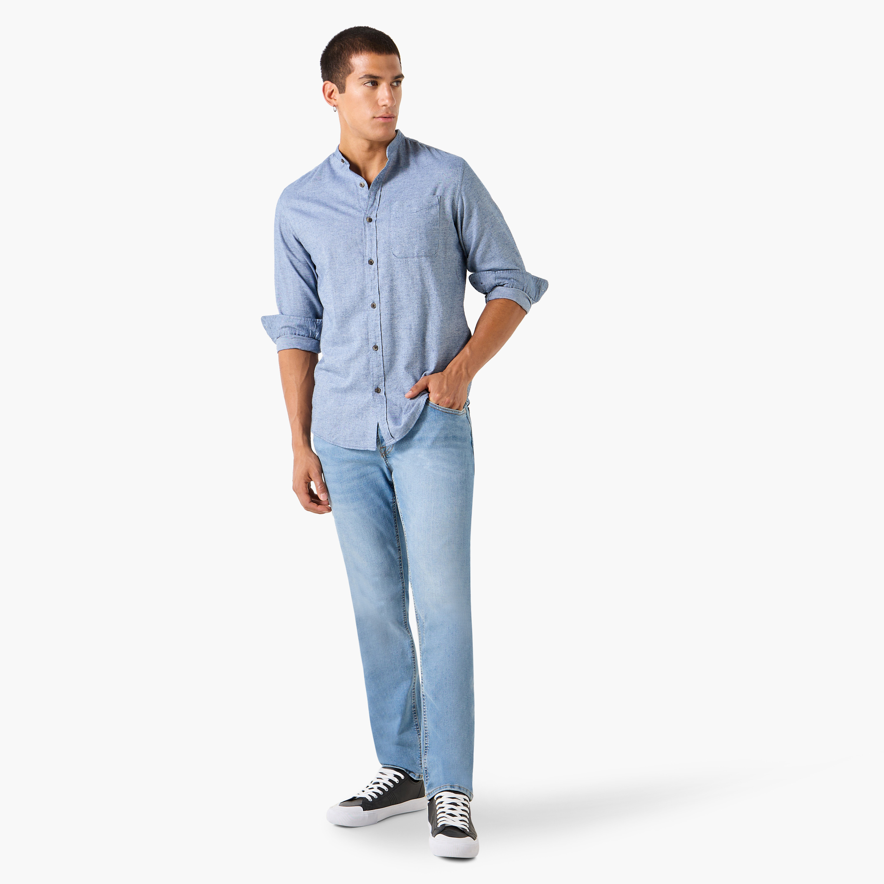 قميص سادة بياقة ماندارين وأكمام طويلة وجيب من جاك أند جونز-men-clothing-shirts-image-2