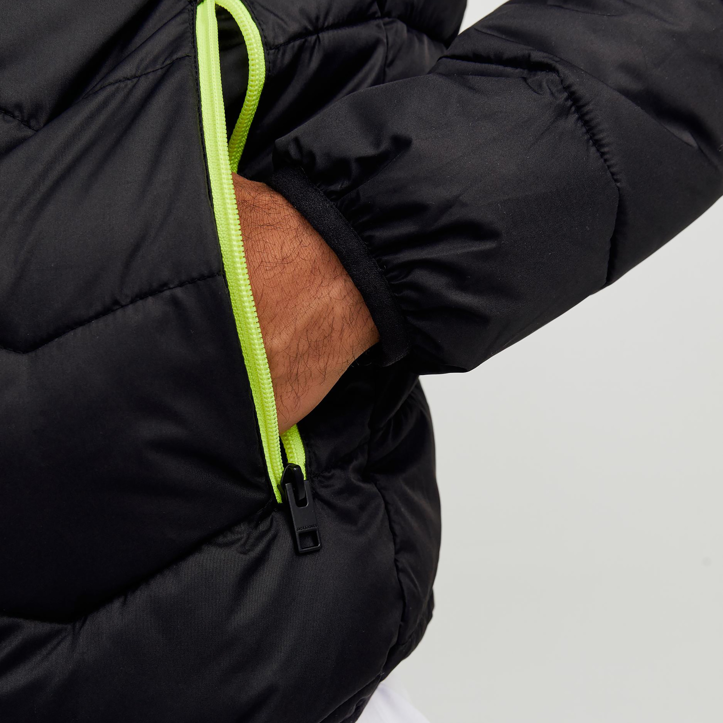 جاكيت جاك آند جونز مع منفوخ ذو مبطن بقلنسوة-men-clothing-jacketsandblazers-jackets-image-5