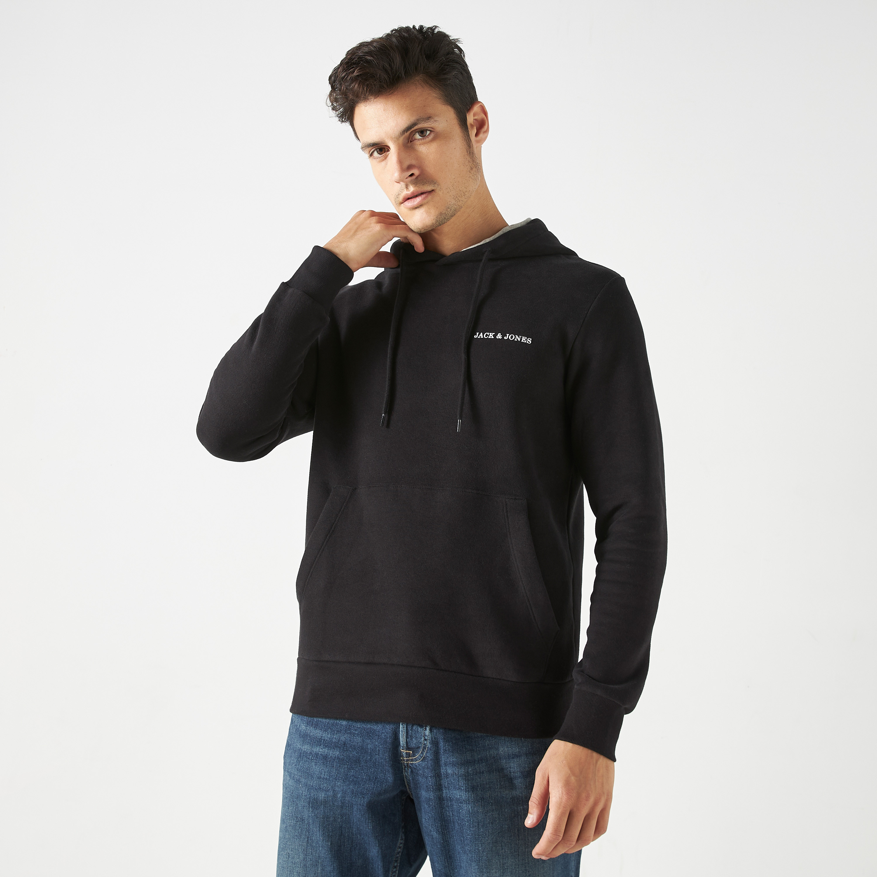 هودي من جاك آند جونز سادة بأكمام طويلة وجيب كانغارو-men-winterwear-hoodiesandsweatshirts-image-1