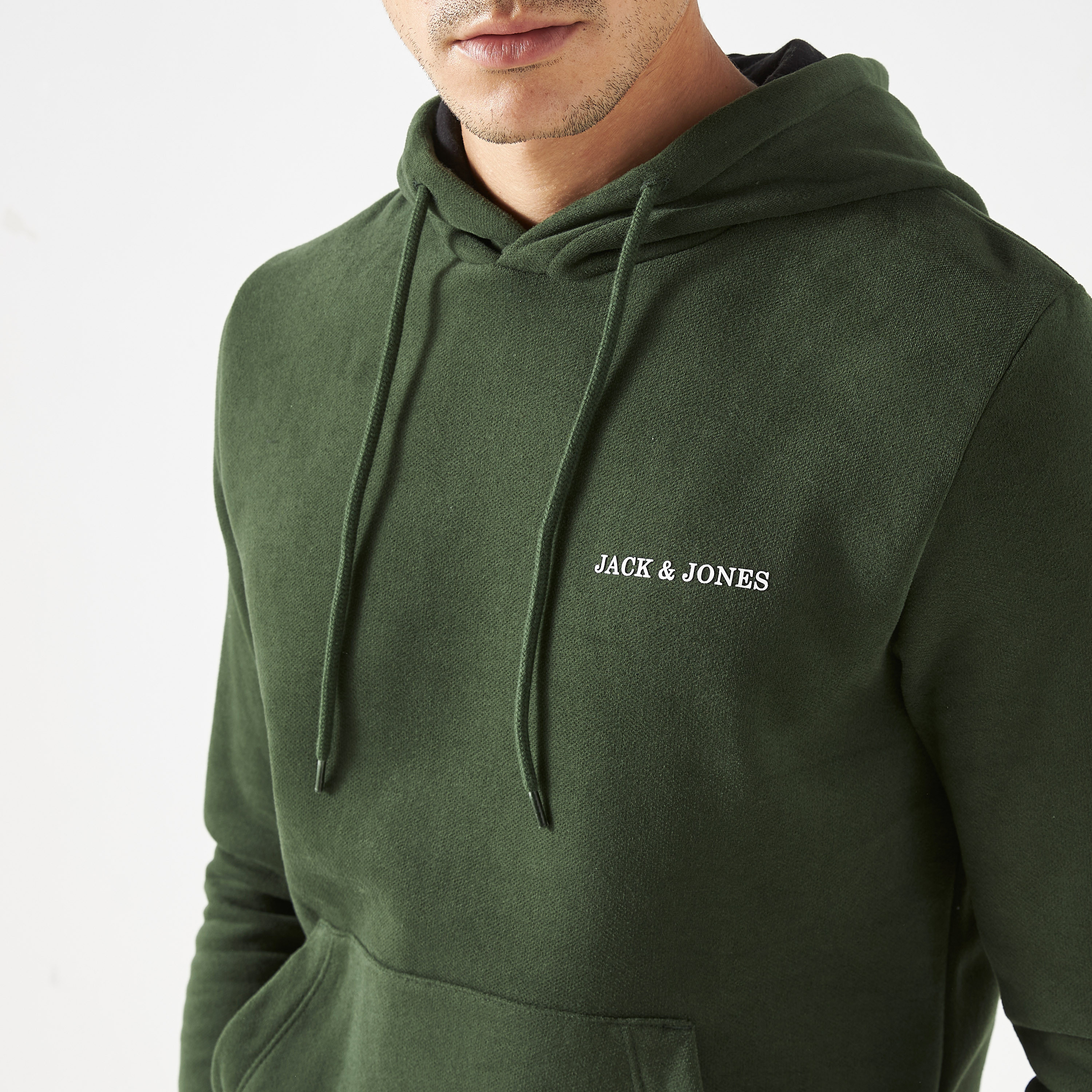 هودي من جاك آند جونز سادة بأكمام طويلة وجيب كانغارو-men-winterwear-hoodiesandsweatshirts-image-8