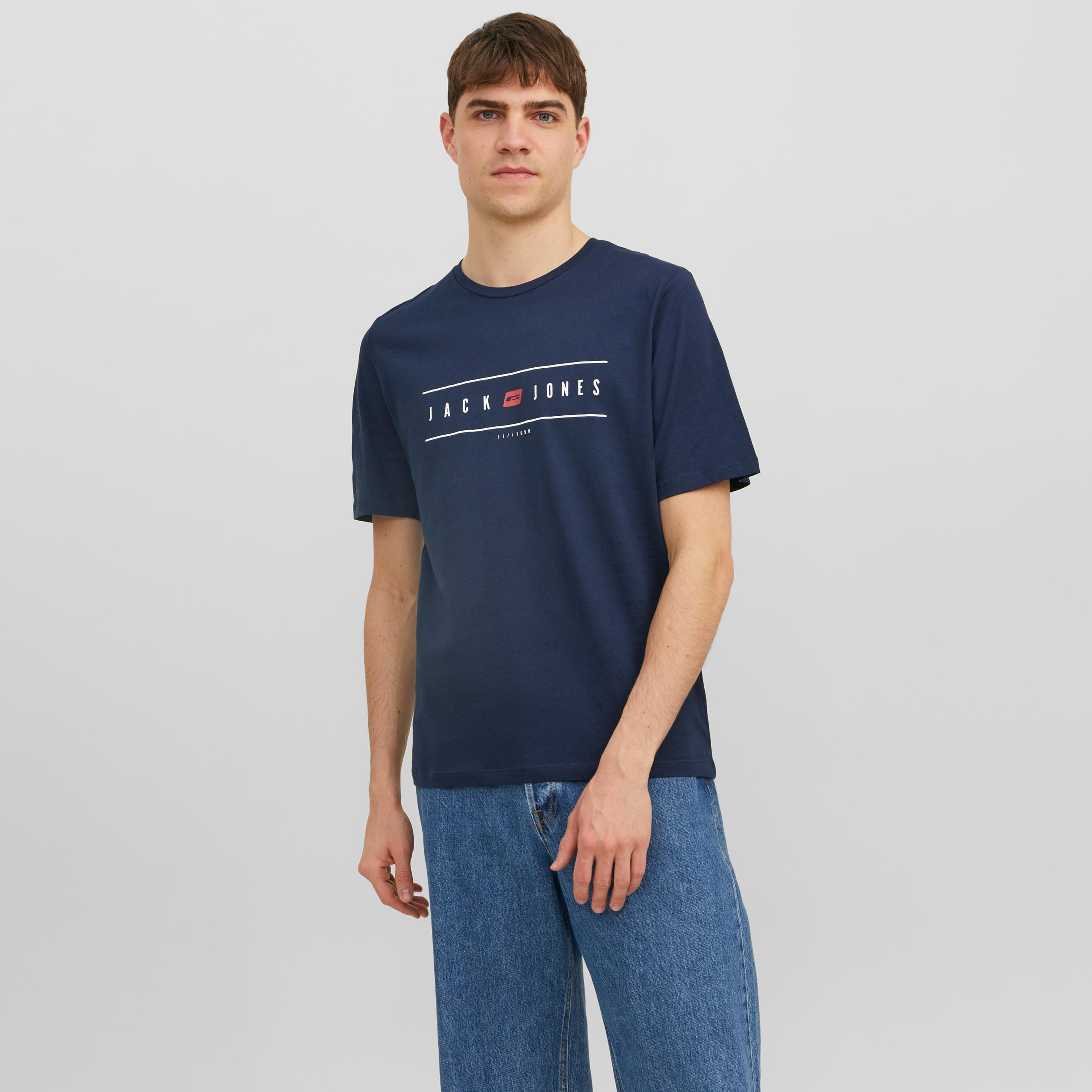 تي شيرت من جاك آند جونز بأكمام قصيرة و ياقة دائرية -men-clothing-tshirtsandpolos-tshirts-image-5