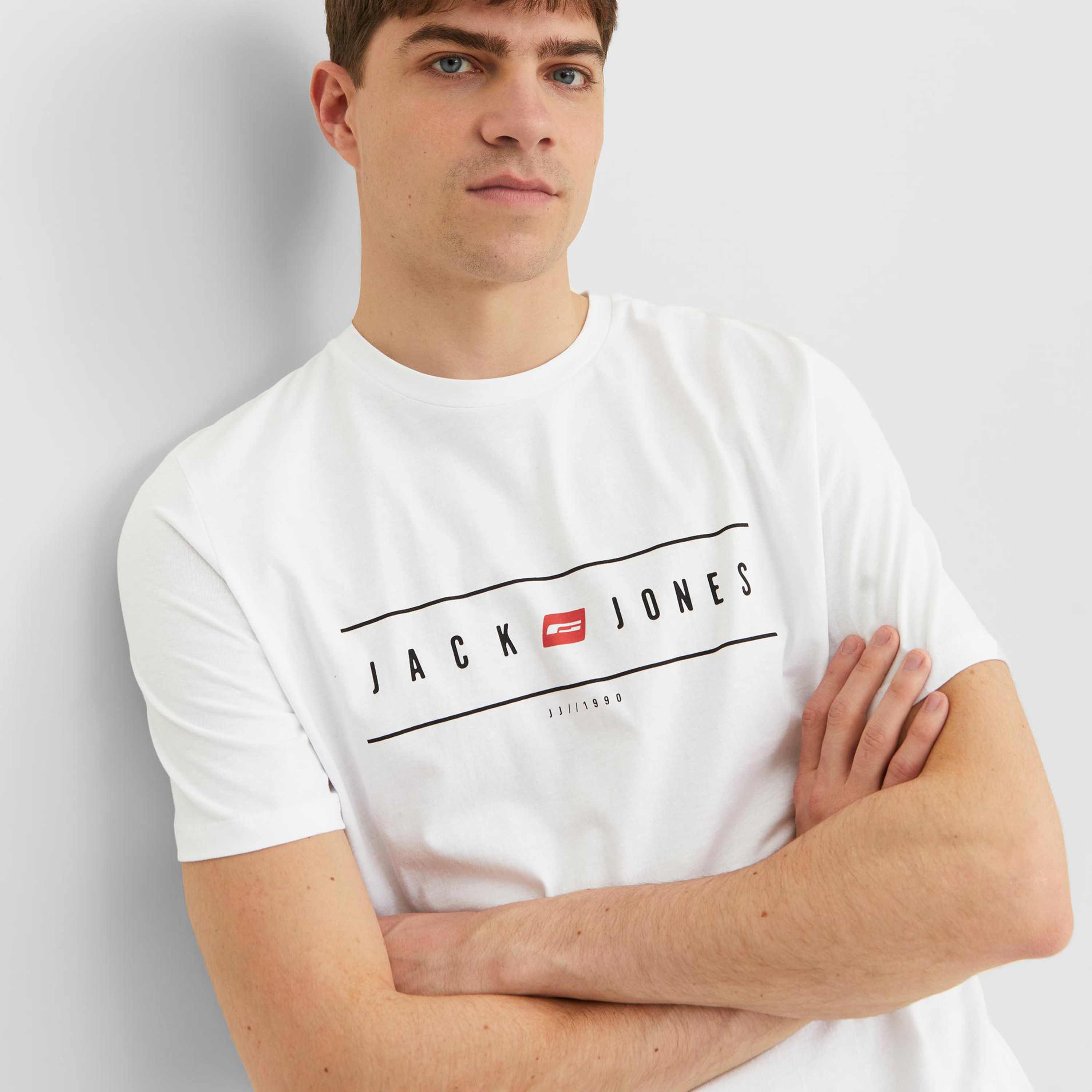 تي شيرت من جاك آند جونز بأكمام قصيرة و ياقة دائرية -men-clothing-tshirtsandpolos-tshirts-image-15