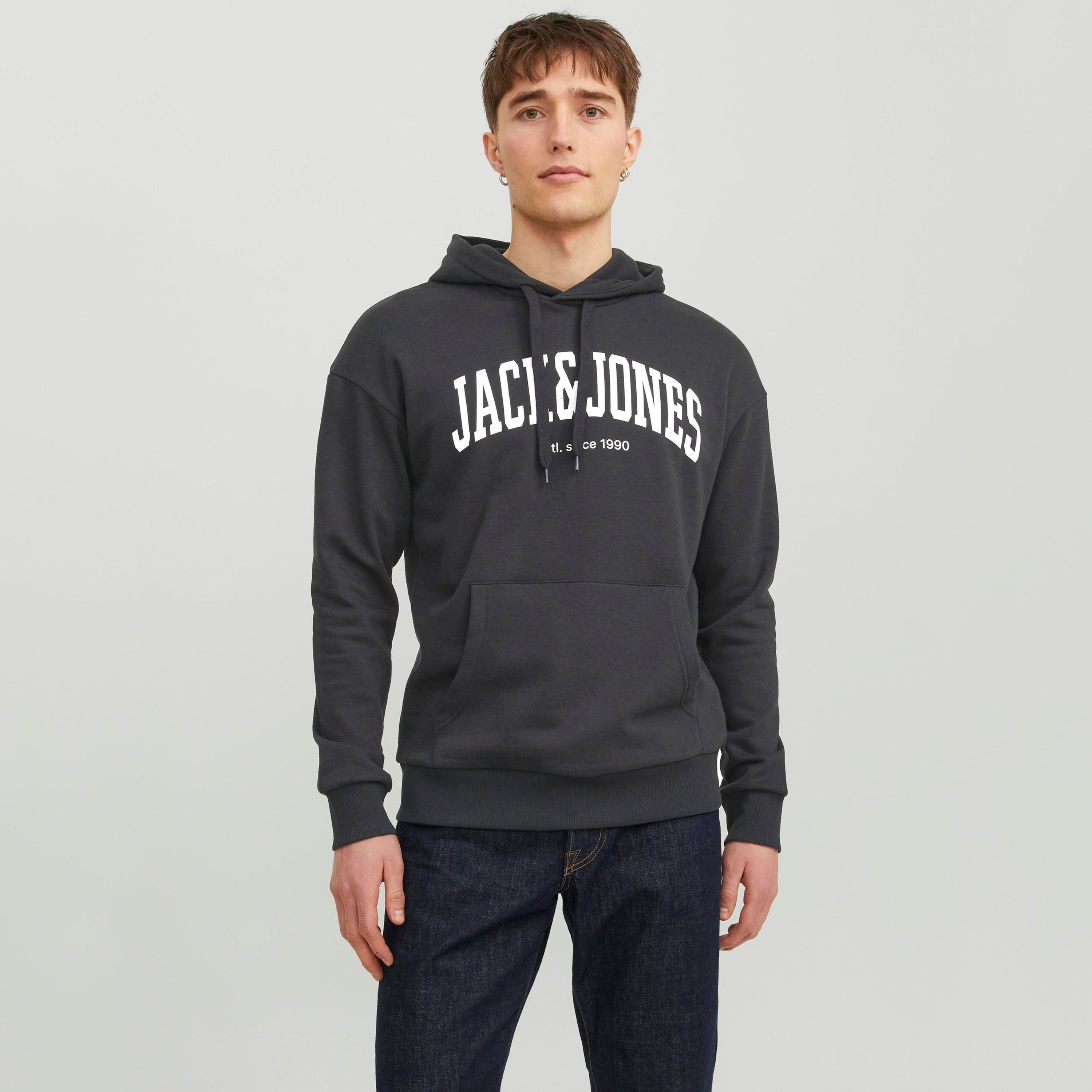 هودي جاك آند جونز بجيب كانغارو بطبعة شعار-men-winterwear-hoodiesandsweatshirts-image-1