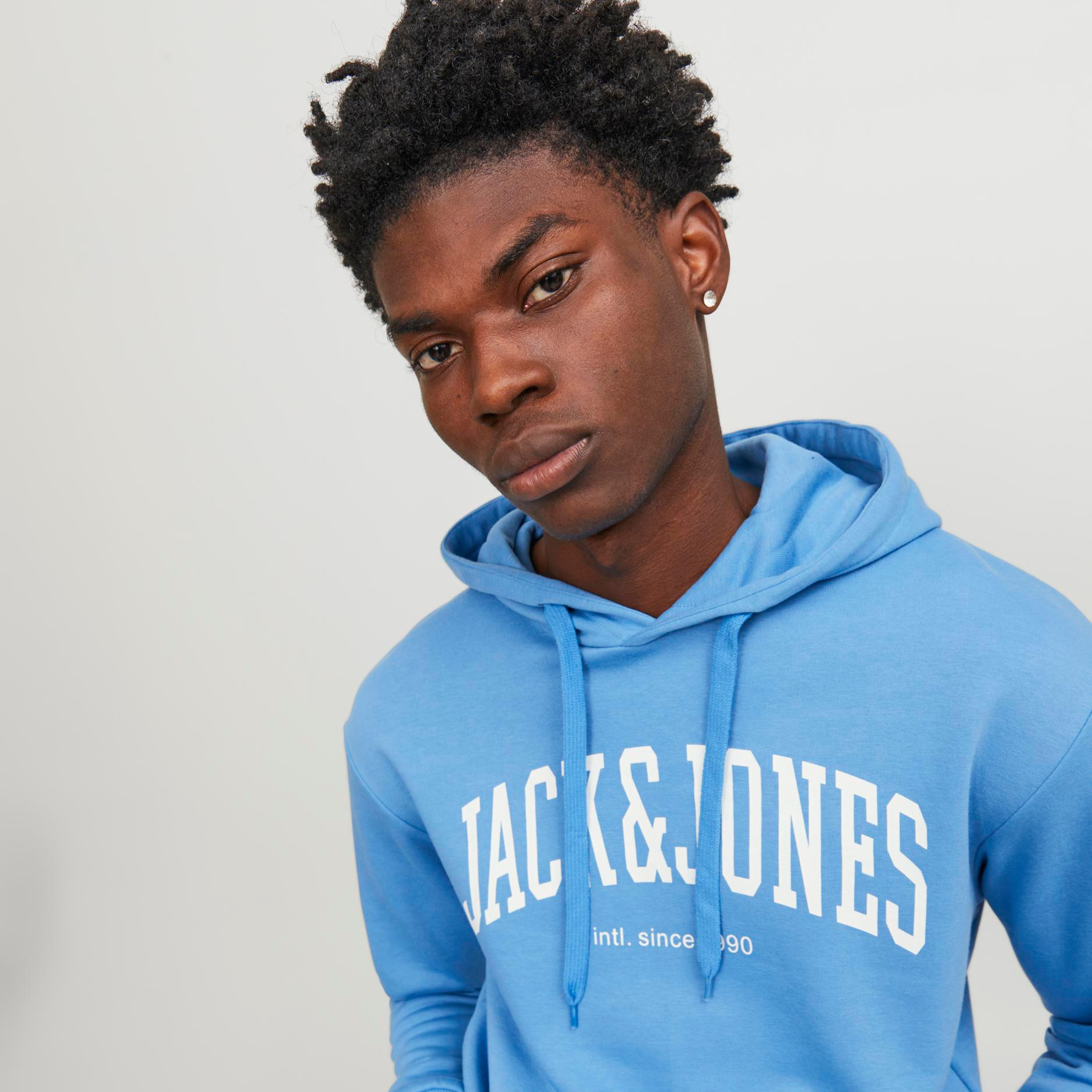 هودي جاك آند جونز بجيب كانغارو بطبعة شعار-men-winterwear-hoodiesandsweatshirts-image-7