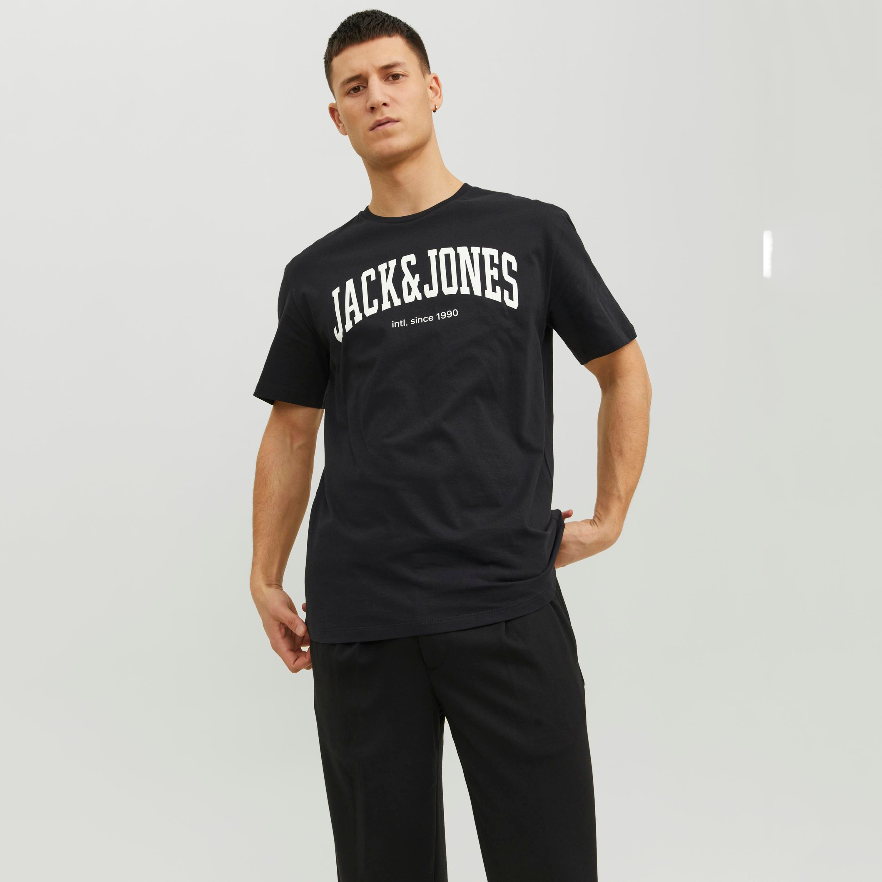 تي شيرت من جاك آند جونز بطبعة شعار بأكمام قصيرة و ياقة مستديرة-men-clothing-tshirtsandpolos-tshirts-image-1
